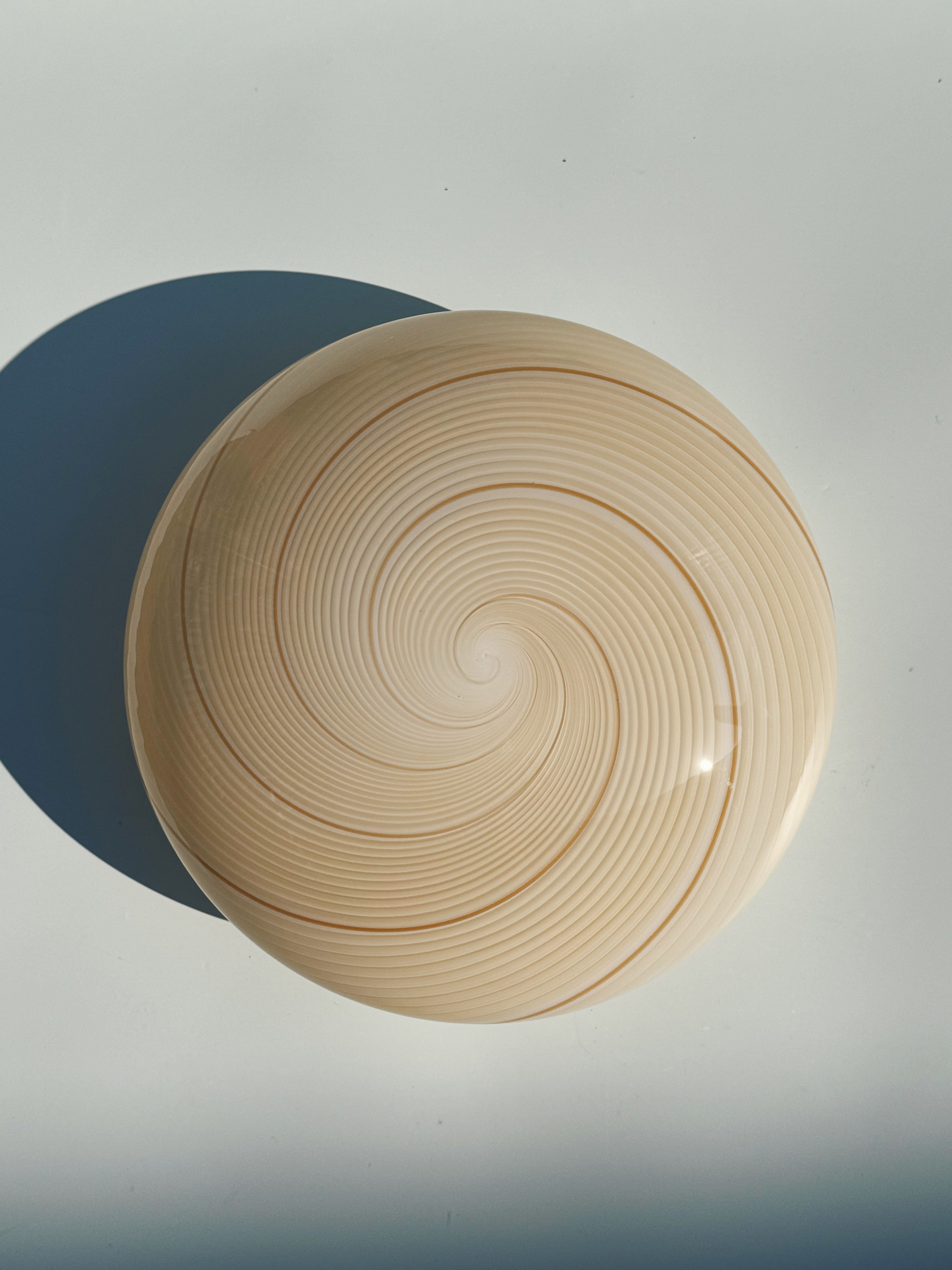 Vintage Murano plafond loftslampe/væglampe | Lysegul mønster, Ø28 cm Murano