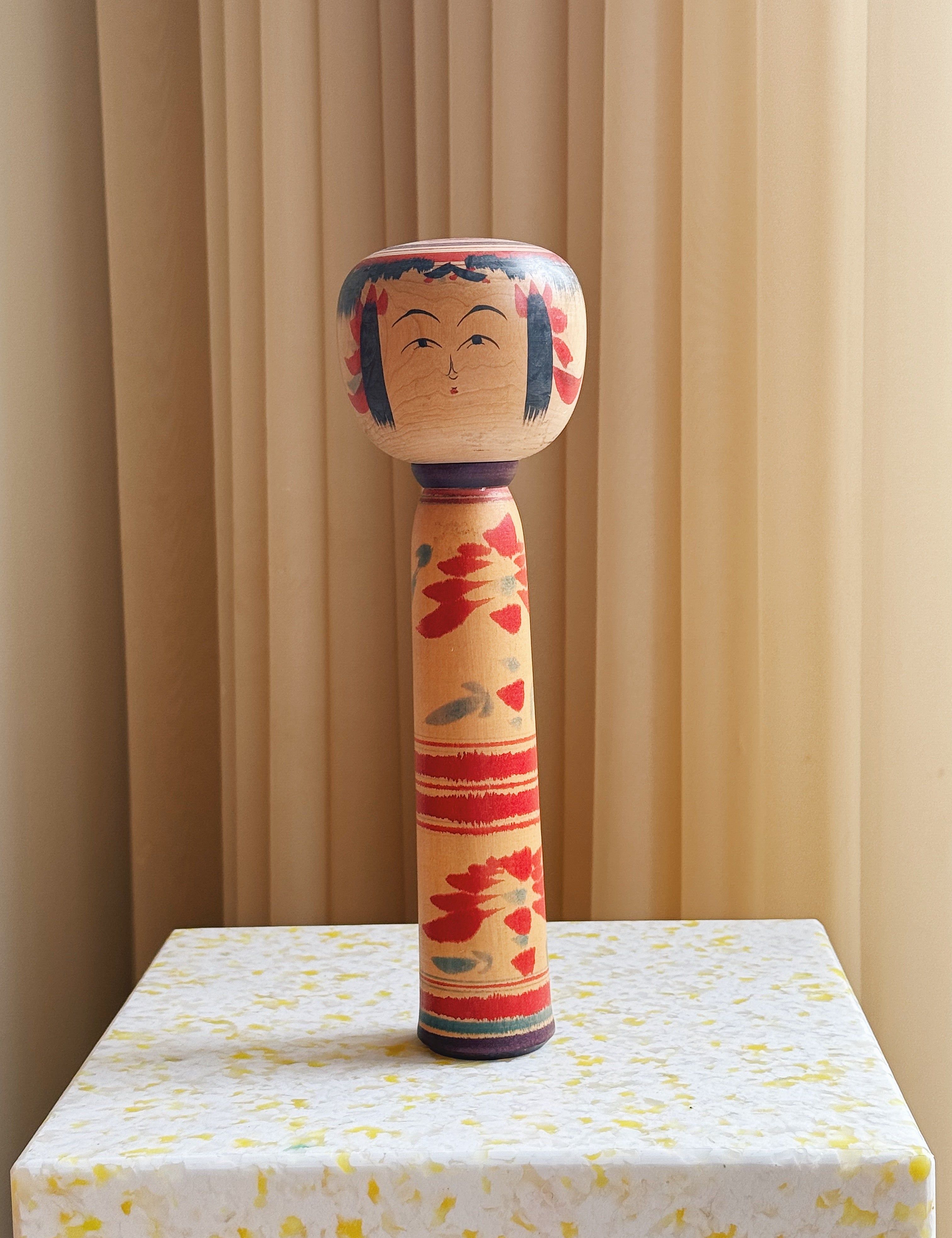 Vintage Kokeshi Dukke Nr. 212 fra Japan – Håndlavet | H30 cm Studio Hafnia