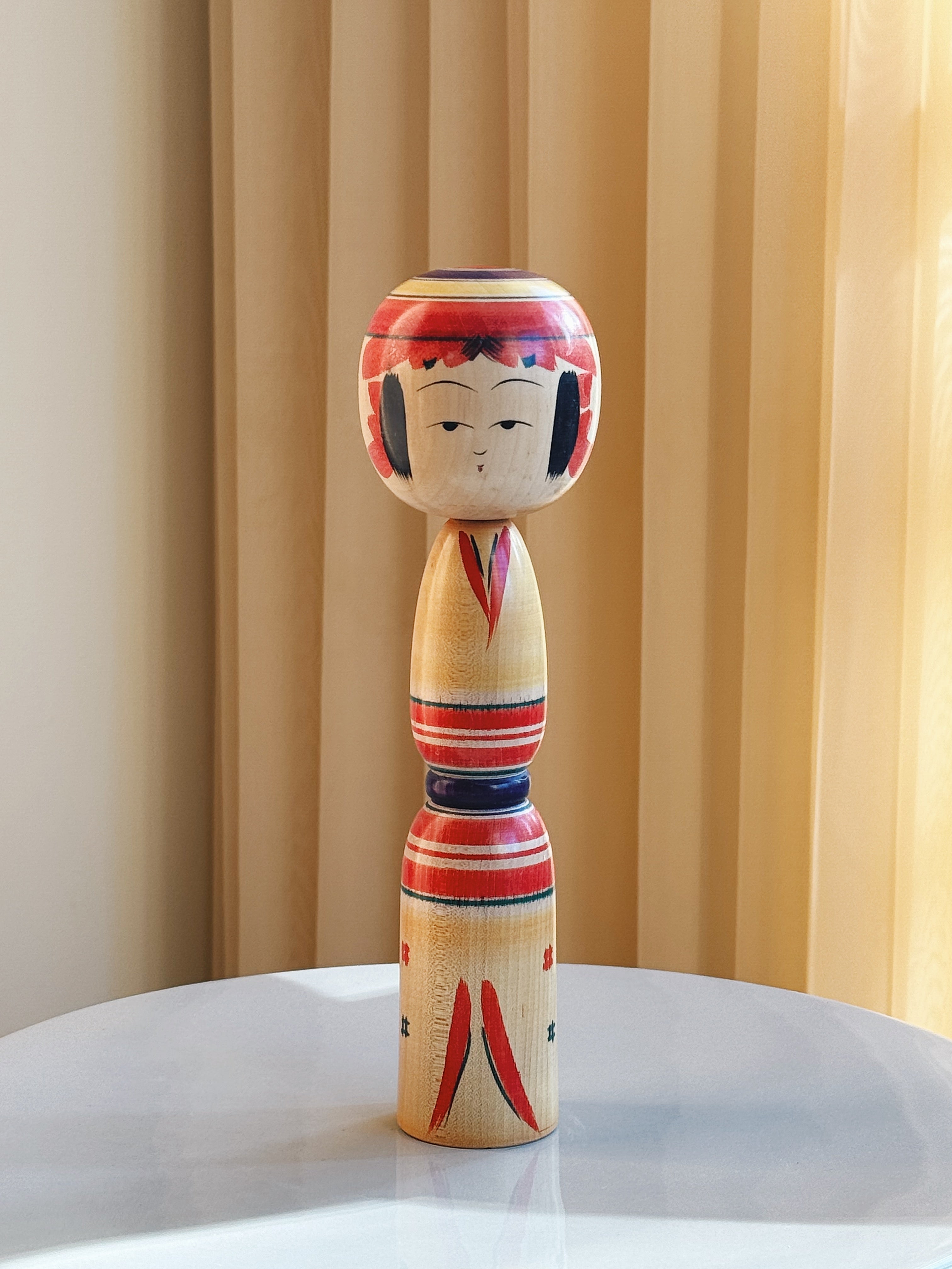 Vintage Kokeshi Dukke Nr. 222 fra Japan – Håndlavet | H 25,5 cm Studio Hafnia