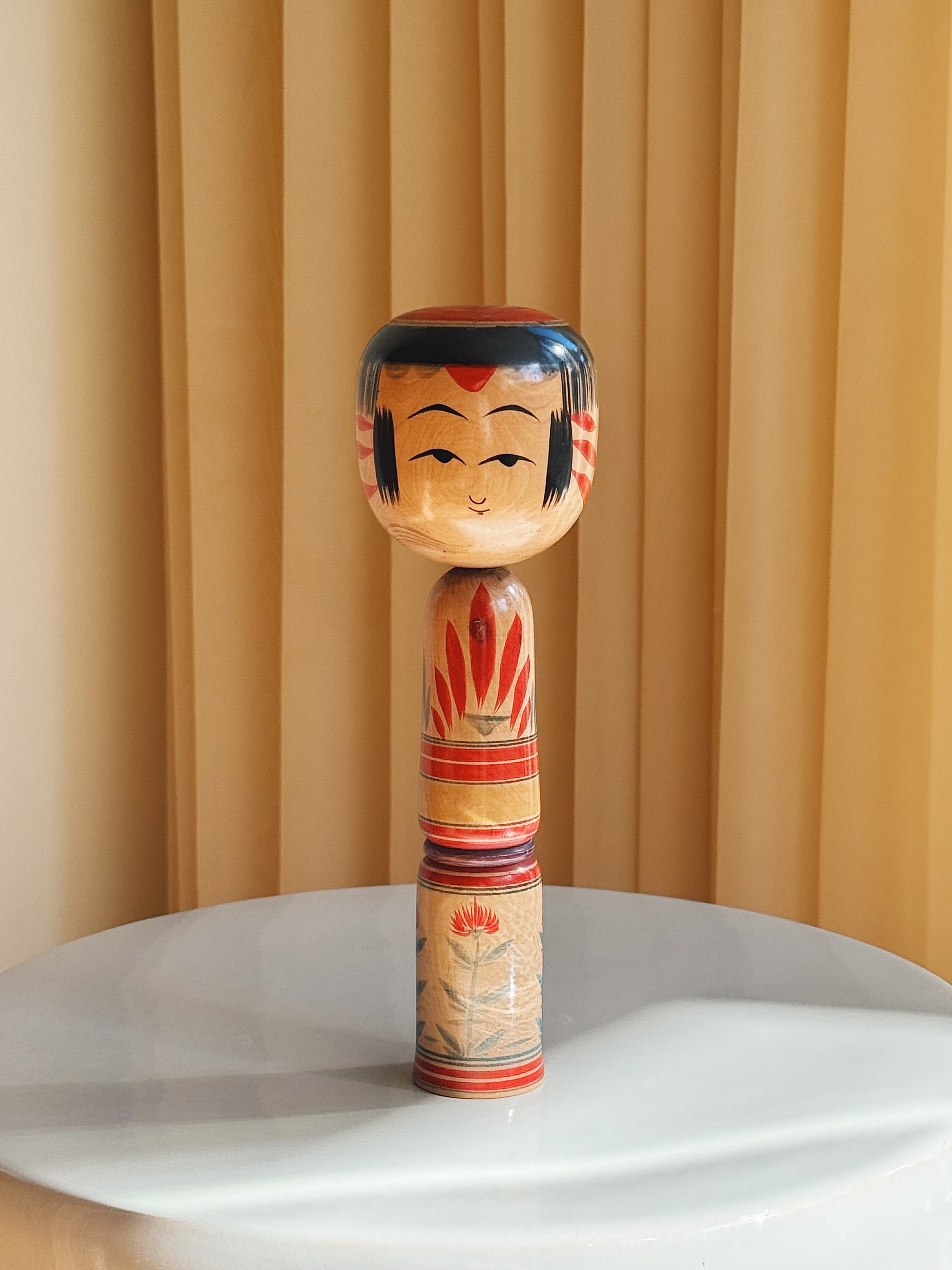 Vintage Kokeshi Dukke Nr. 228 fra Japan – Håndlavet | H 24,5 cm Studio Hafnia