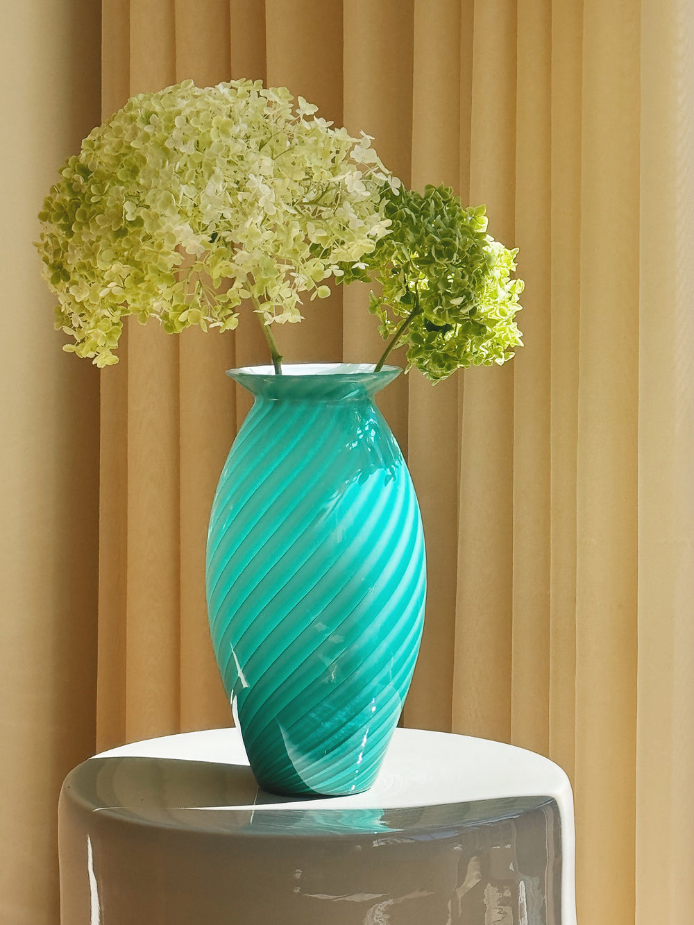 Vintage Murano Vase i Grøn og Hvid Tratti Mønster – H29 cm Studio Hafnia