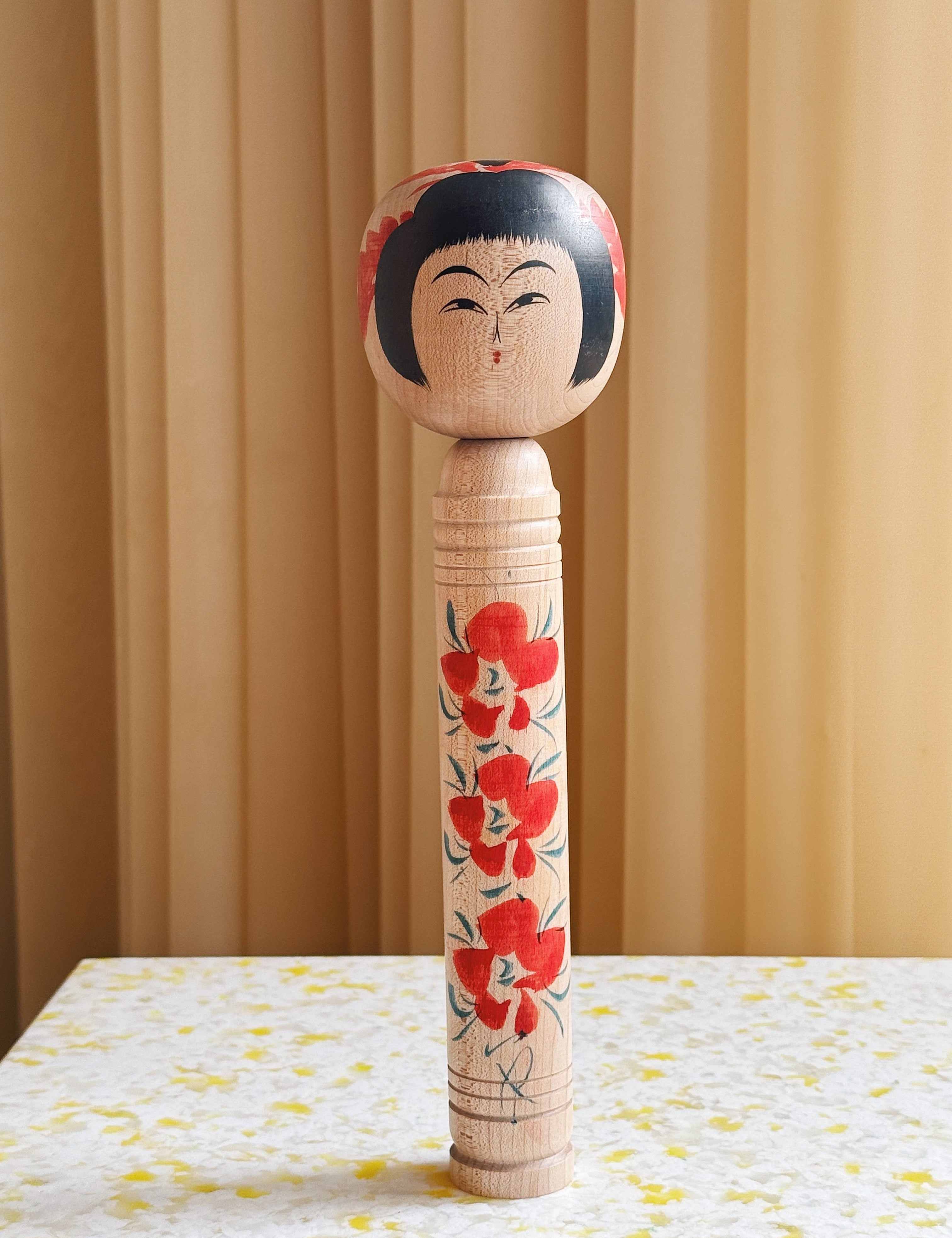 Vintage Kokeshi Dukke Nr. 207 fra Japan – Håndlavet | H25 cm Studio Hafnia