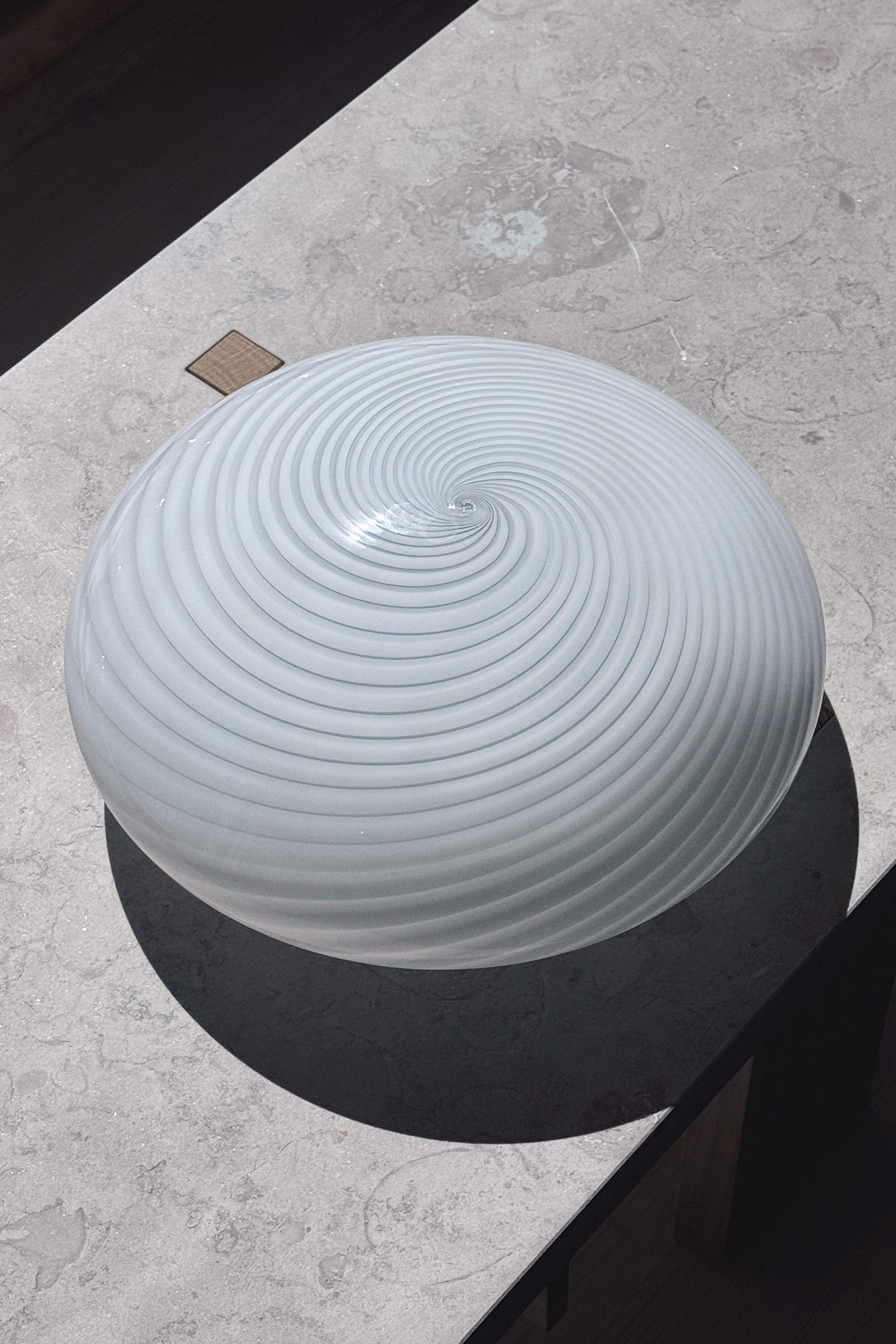 Vintage Murano plafond lamp in white swirl glass seen from the side, Ø29 cm