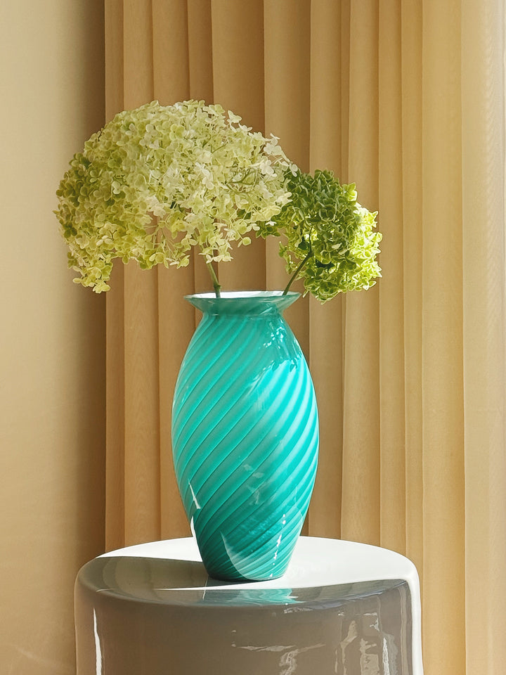 Vintage Murano Vase i Grøn og Hvid Tratti Mønster – H29 cm Studio Hafnia