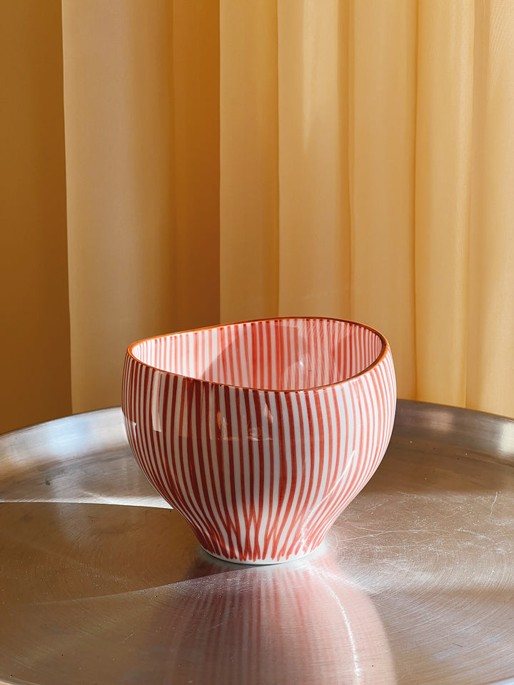 Japanese red/white striped mug in organic shape