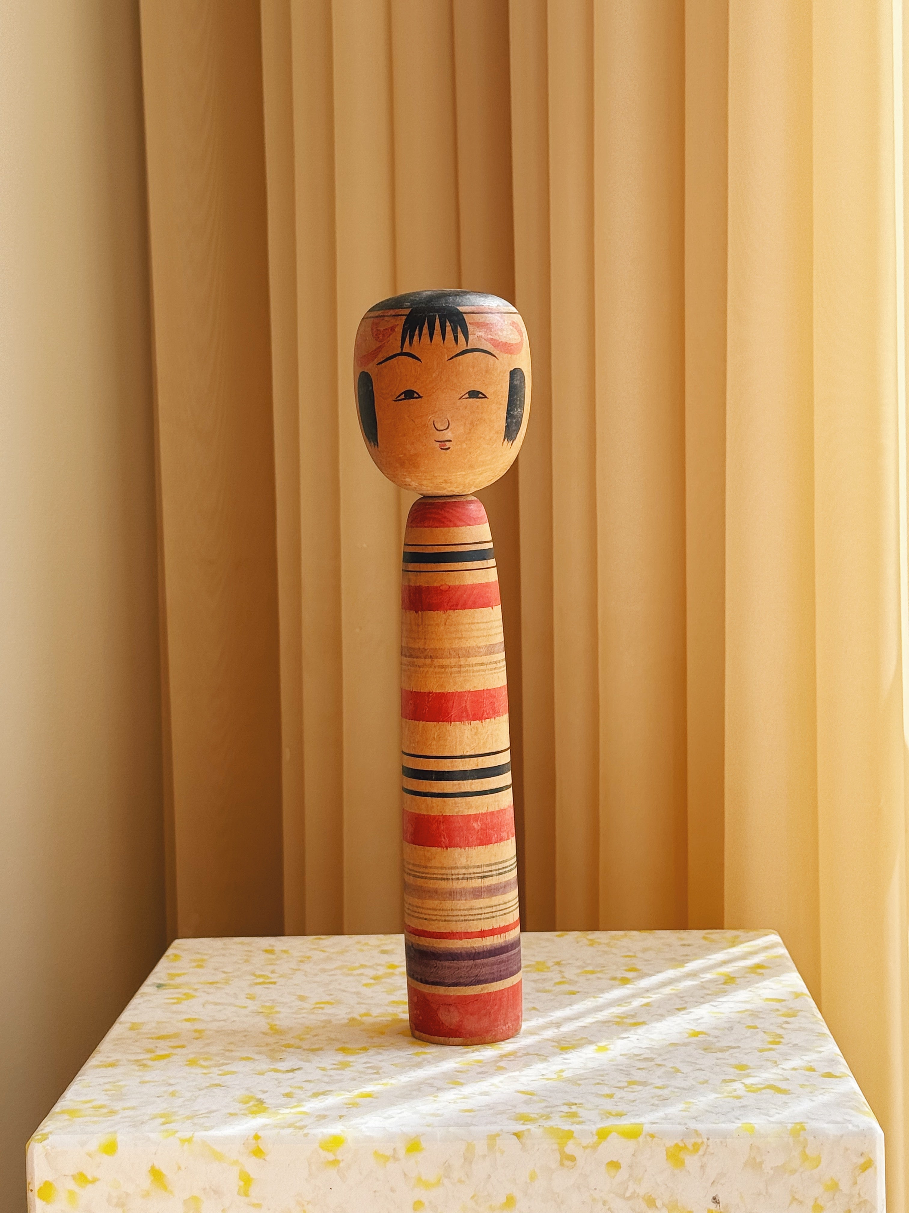 Vintage Kokeshi Dukke Nr. 205 fra Japan – Håndlavet | H30 cm Studio Hafnia