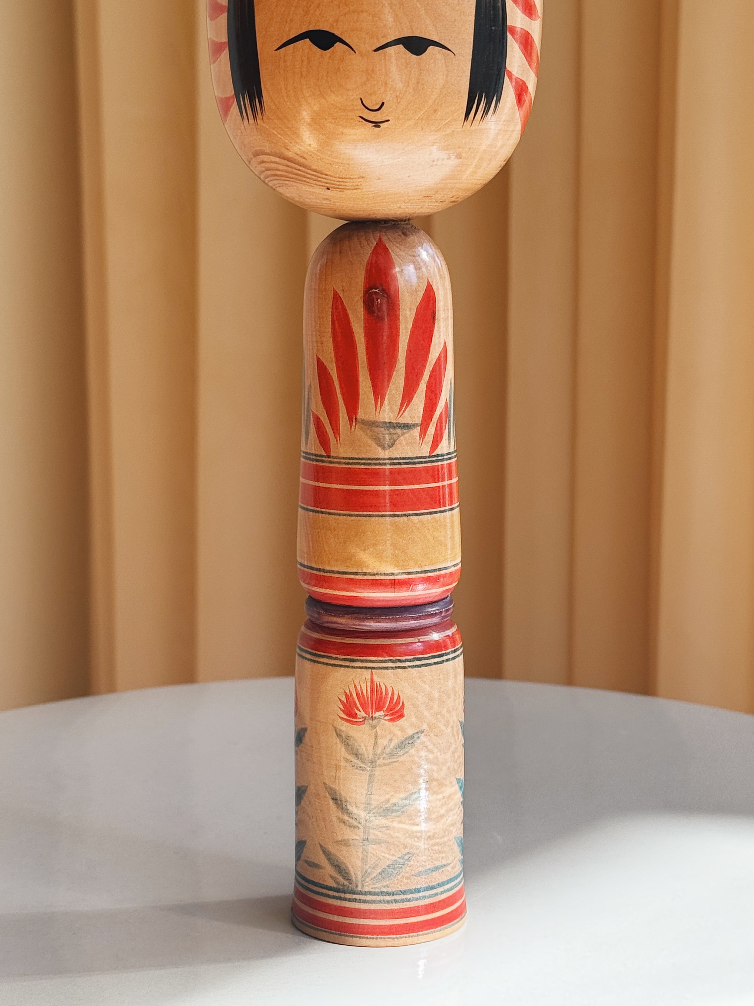 Vintage Kokeshi Dukke Nr. 228 fra Japan – Håndlavet | H 24,5 cm Studio Hafnia