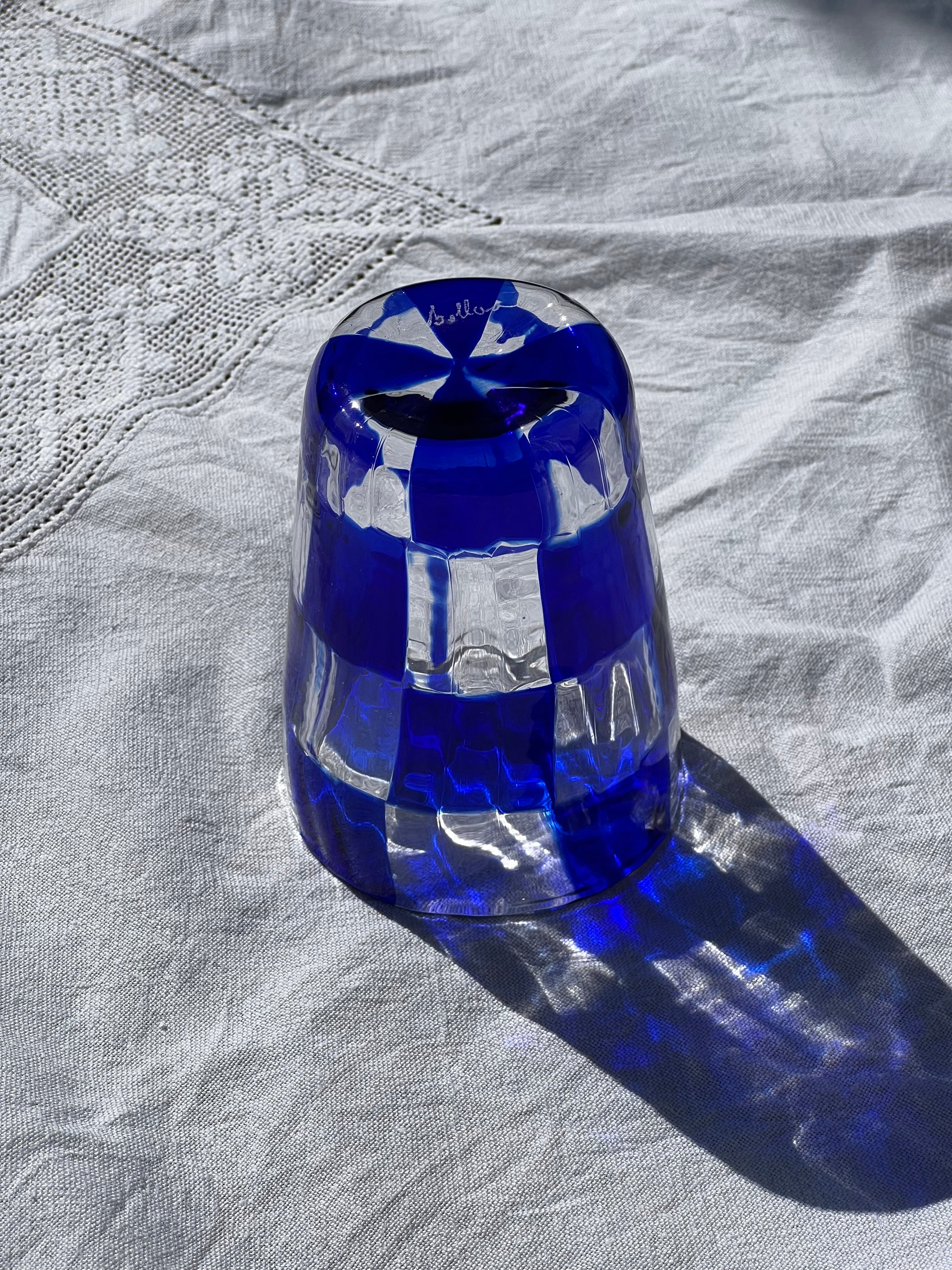 Håndblæst Murano Glas med skaktern i mørkeblå Murano