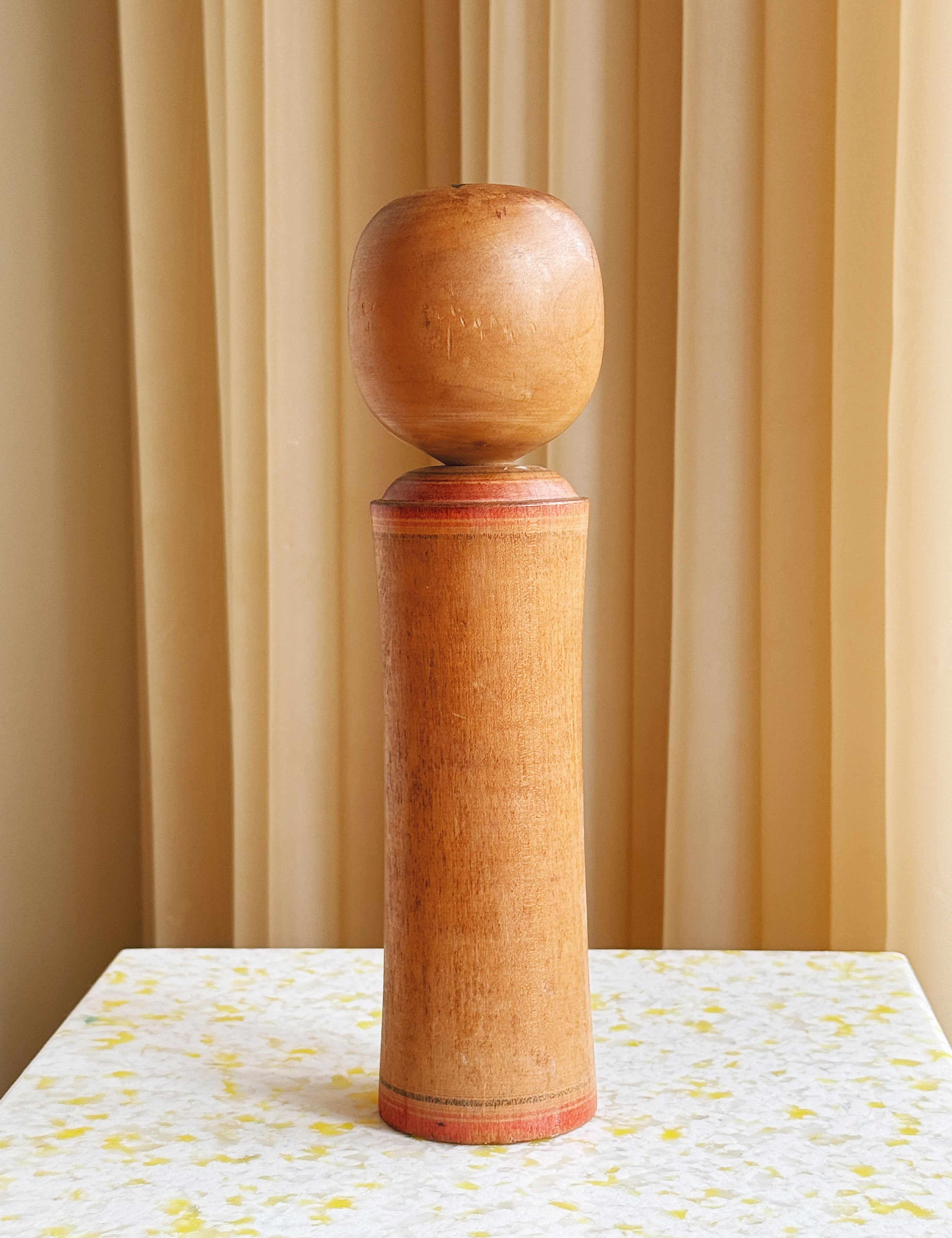 Vintage Kokeshi Dukke Nr. 197 fra Japan – Håndlavet | H27,5 cm Studio Hafnia