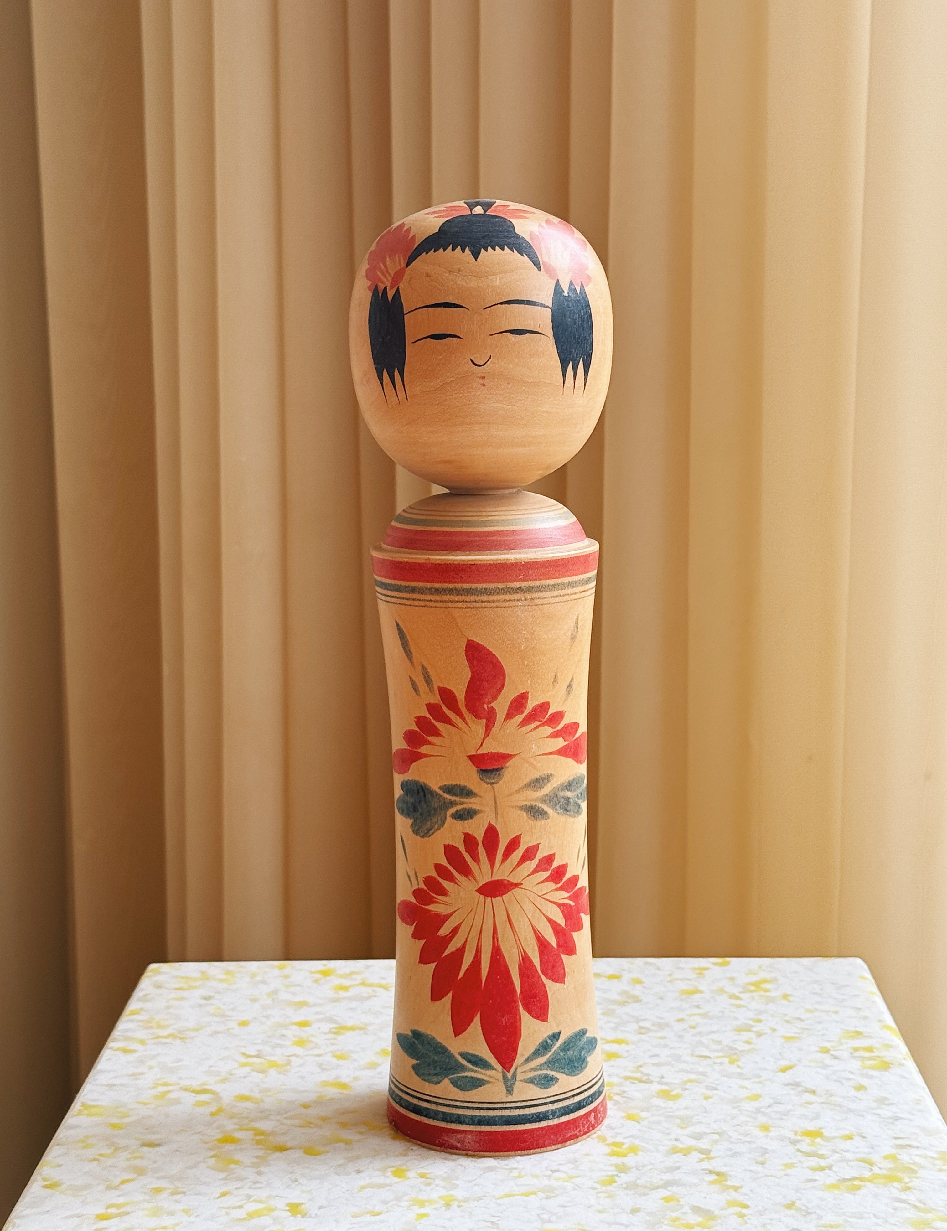Vintage Kokeshi Dukke Nr. 219 fra Japan – Håndlavet | H30,5 cm Studio Hafnia