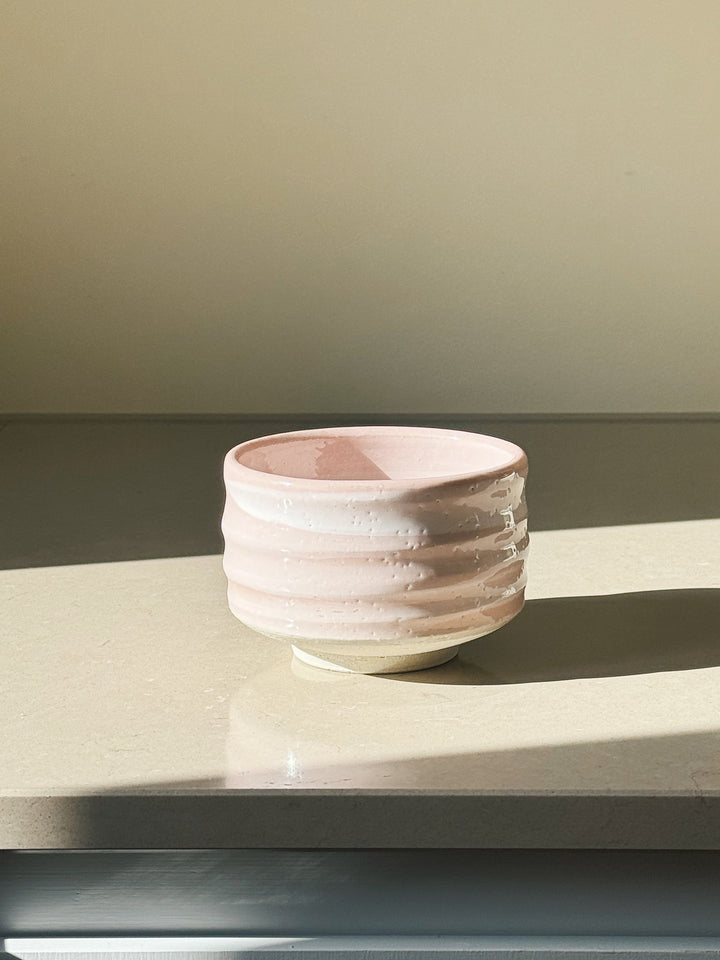 Matchaskål i Rosa Keramik | Mino Ware fra Japan – Ø 11 cm Studio Hafnia