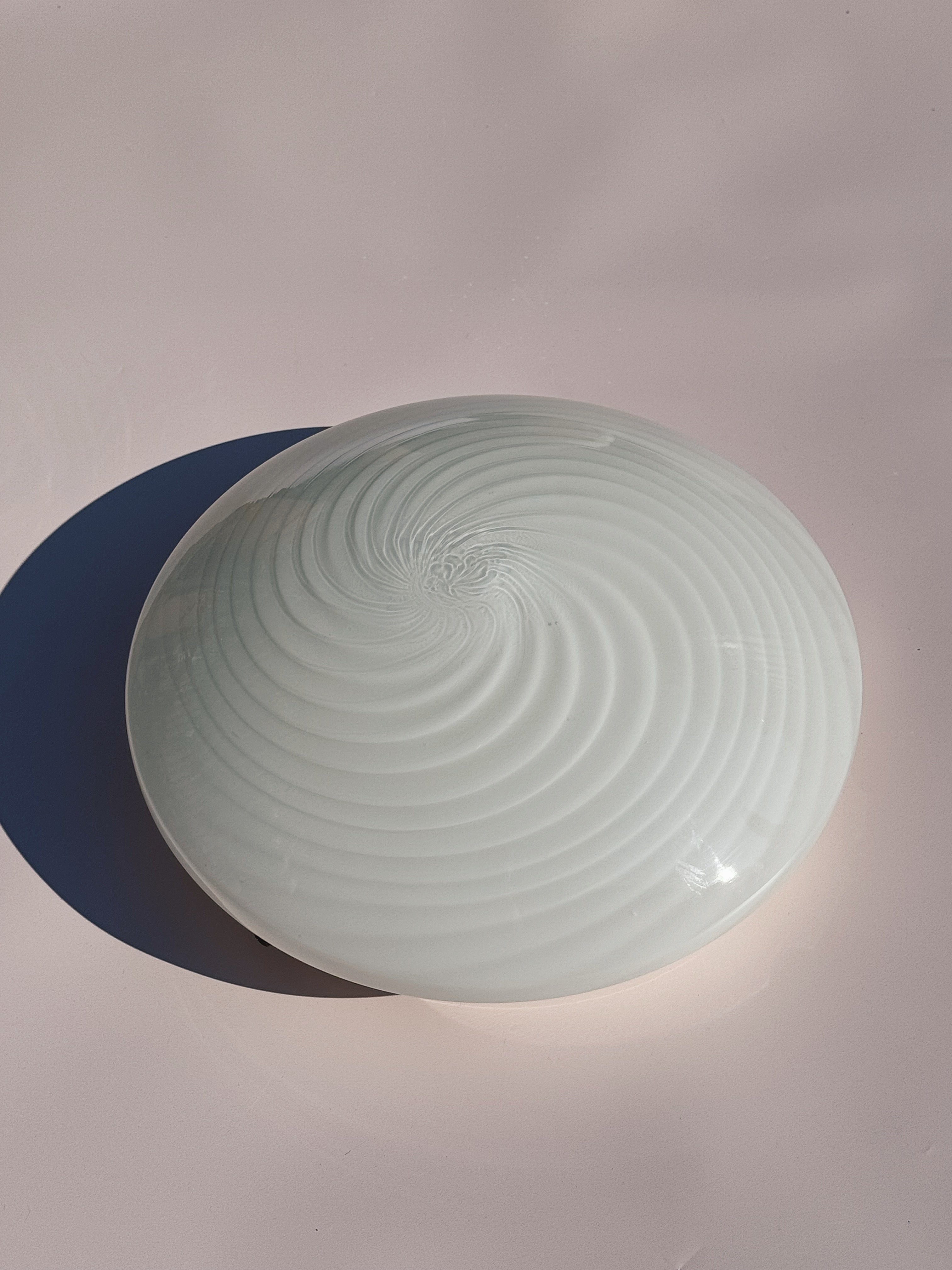 Vintage Murano plafondlampe i hvidt swirl glas | Loft-/væglampe Ø30 cm Murano