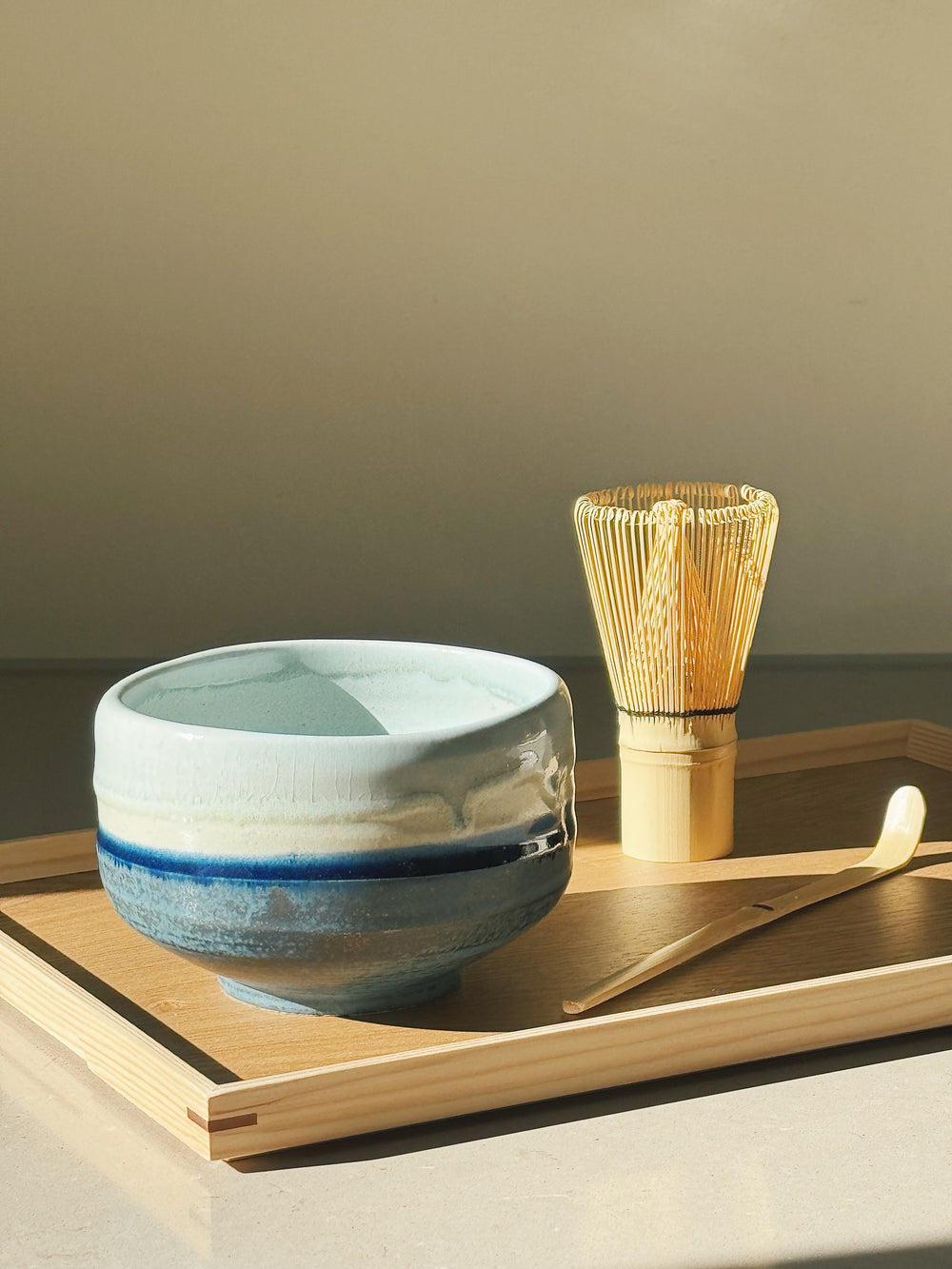 Japansk Matcha Skål i Keramik – Lyseblå & Mørkeblå Studio Hafnia