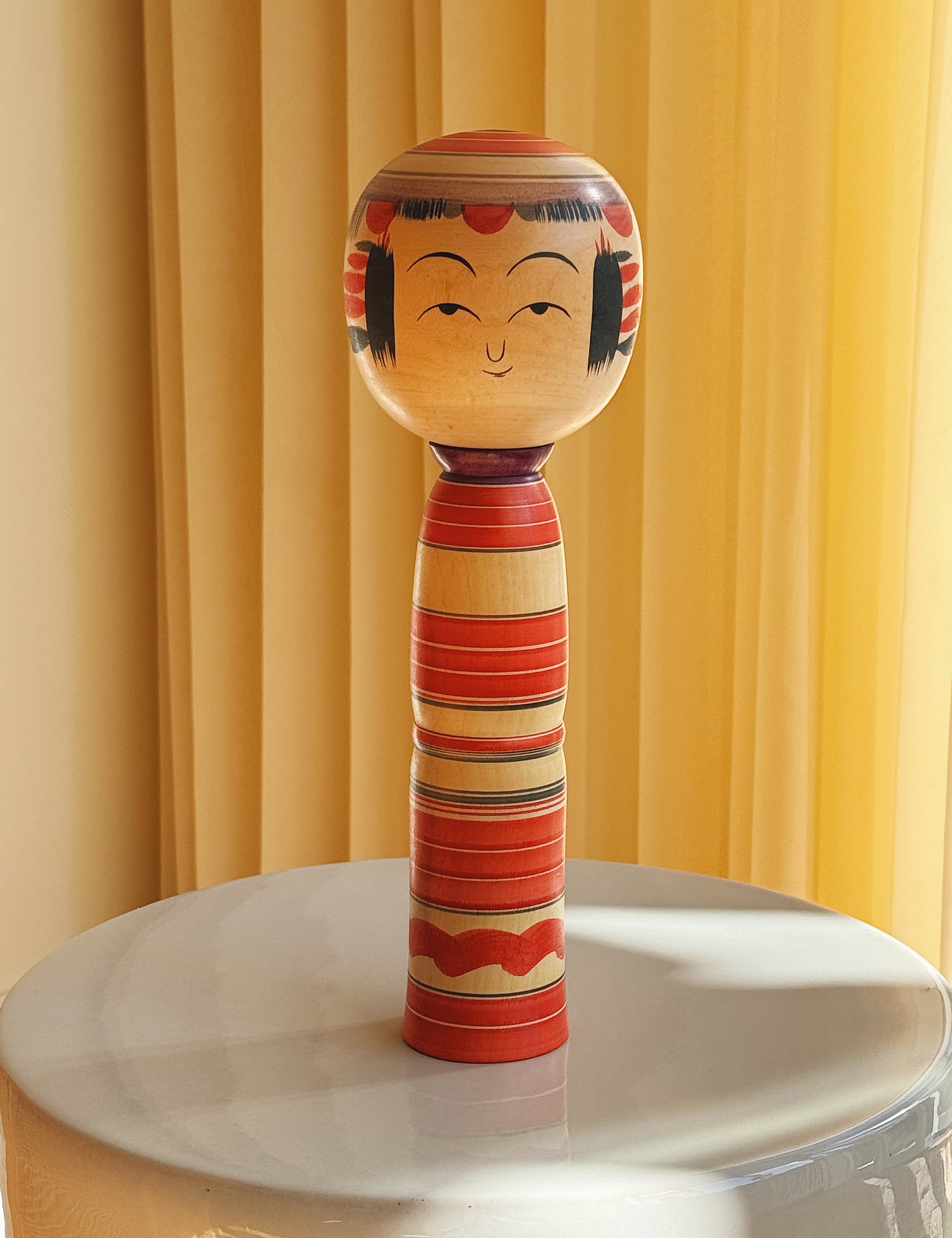 Vintage Kokeshi Dukke Nr. 225 fra Japan – Håndlavet | H 32,5 cm Studio Hafnia