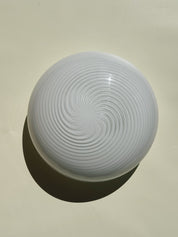 Vintage Murano Plafondlampe i Hvidt Swirl Glas | Loft-/Væglampe Ø29 cm Studio Hafnia