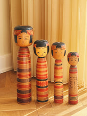 Vintage Kokeshi Dukke Nr. 206 fra Japan – Håndlavet | H25,5 cm Studio Hafnia