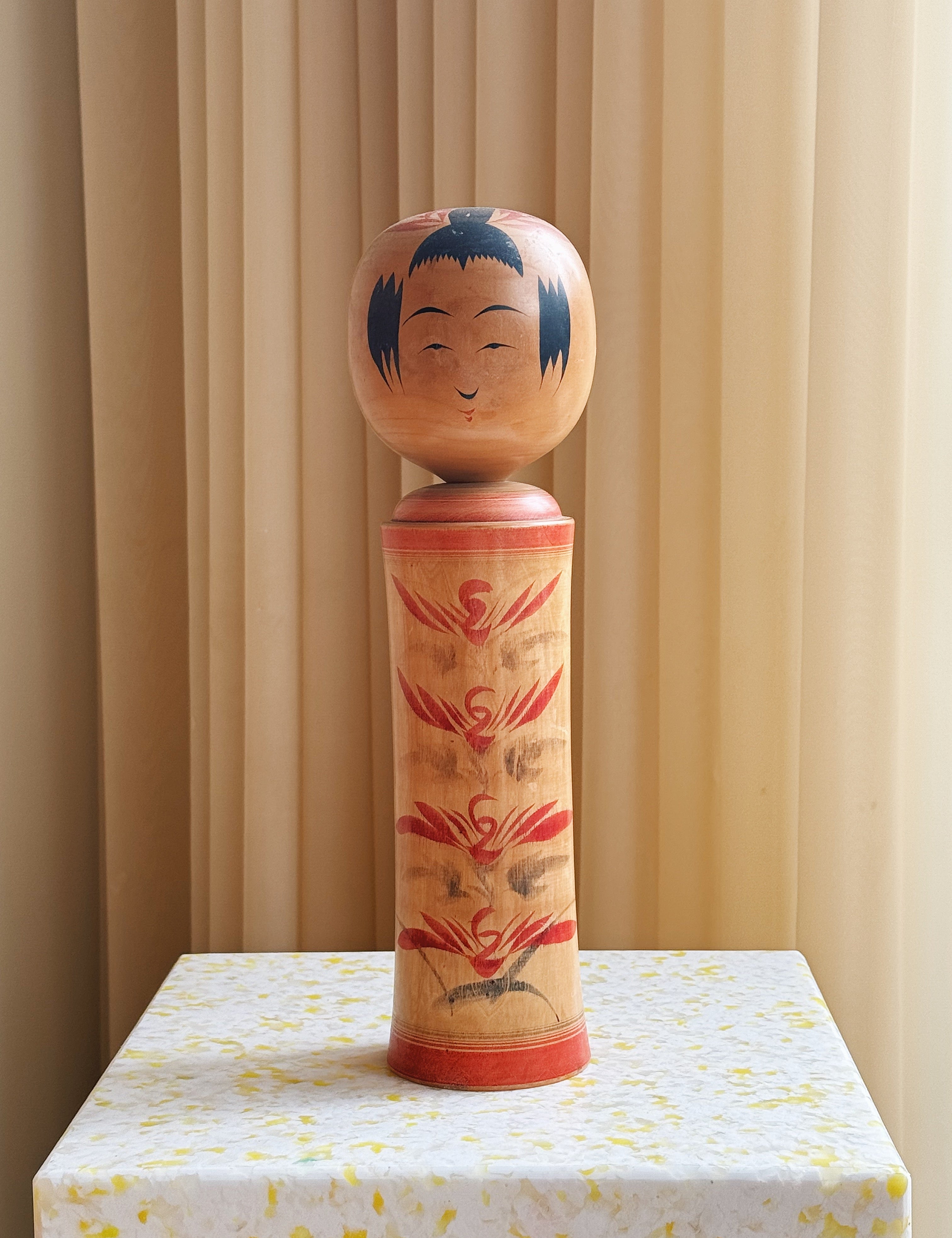 Vintage Kokeshi Dukke Nr. 217 fra Japan – Håndlavet | H33,5 cm Studio Hafnia