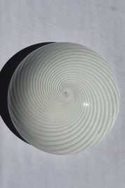 White Murano swirl plafond lamp seen from the front with swirl pattern from the centre, Ø34 cm