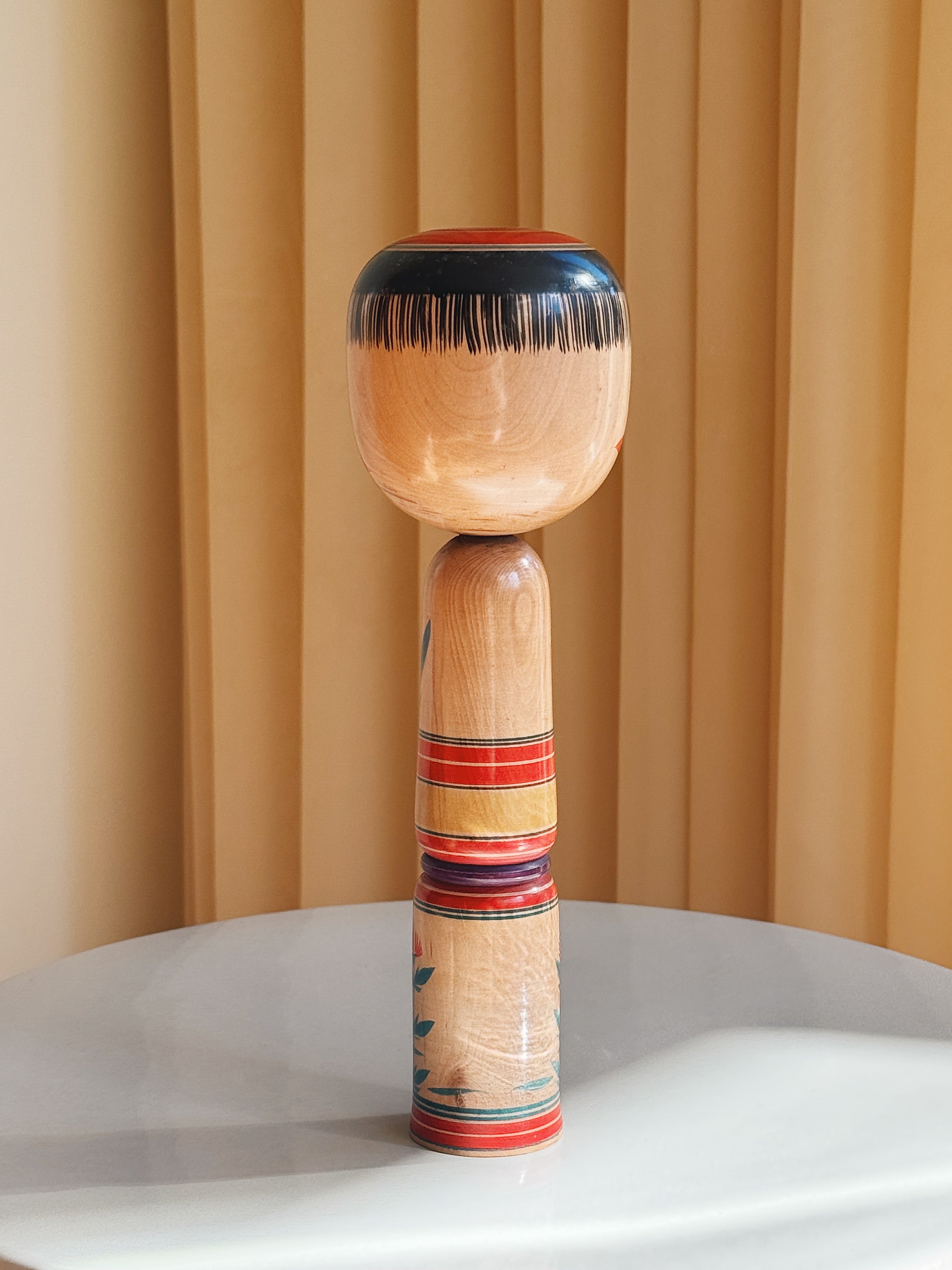 Vintage Kokeshi Dukke Nr. 228 fra Japan – Håndlavet | H 24,5 cm Studio Hafnia