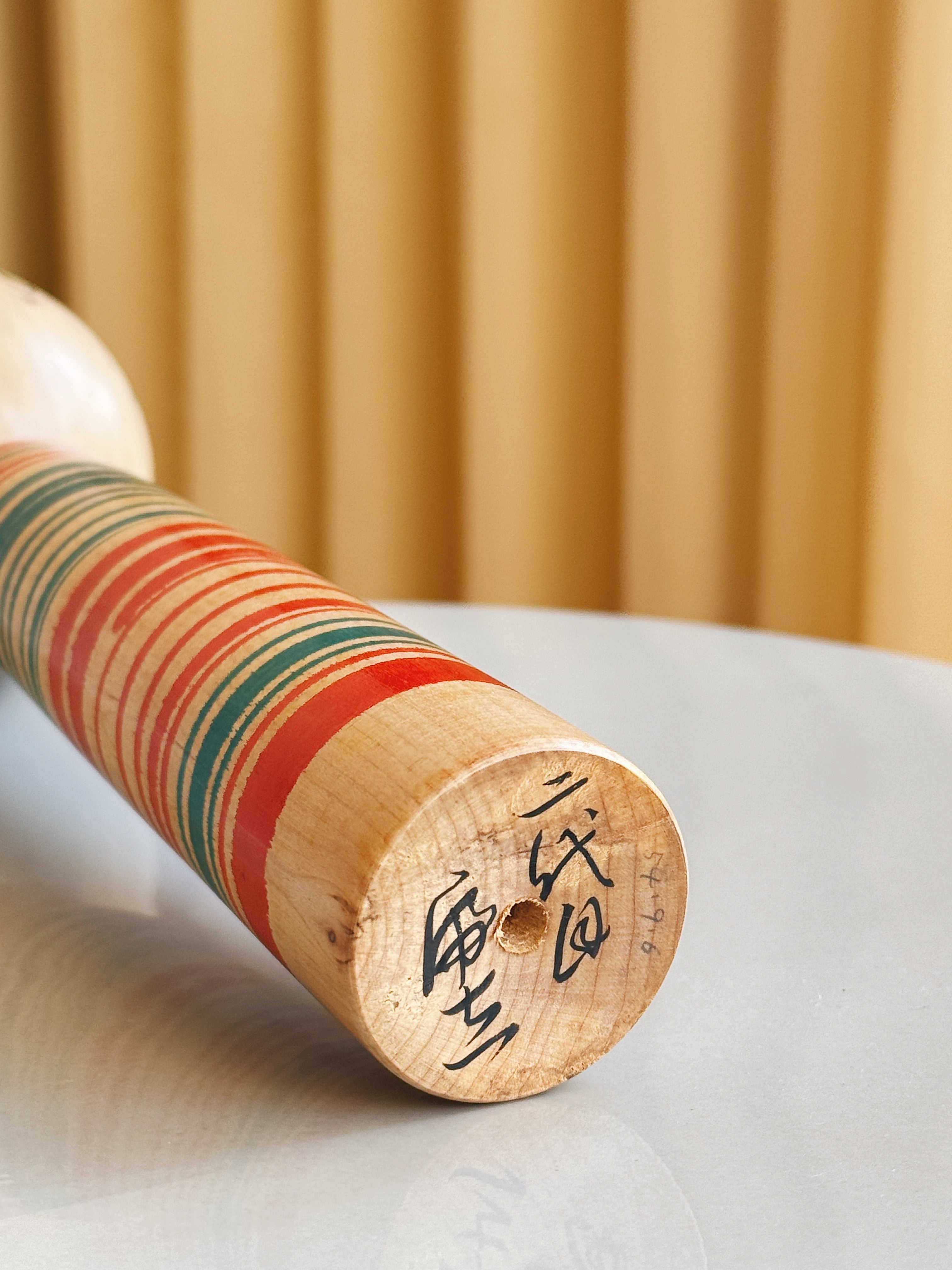 Vintage Kokeshi Dukke Nr. 223 fra Japan – Håndlavet | H 26 cm Studio Hafnia