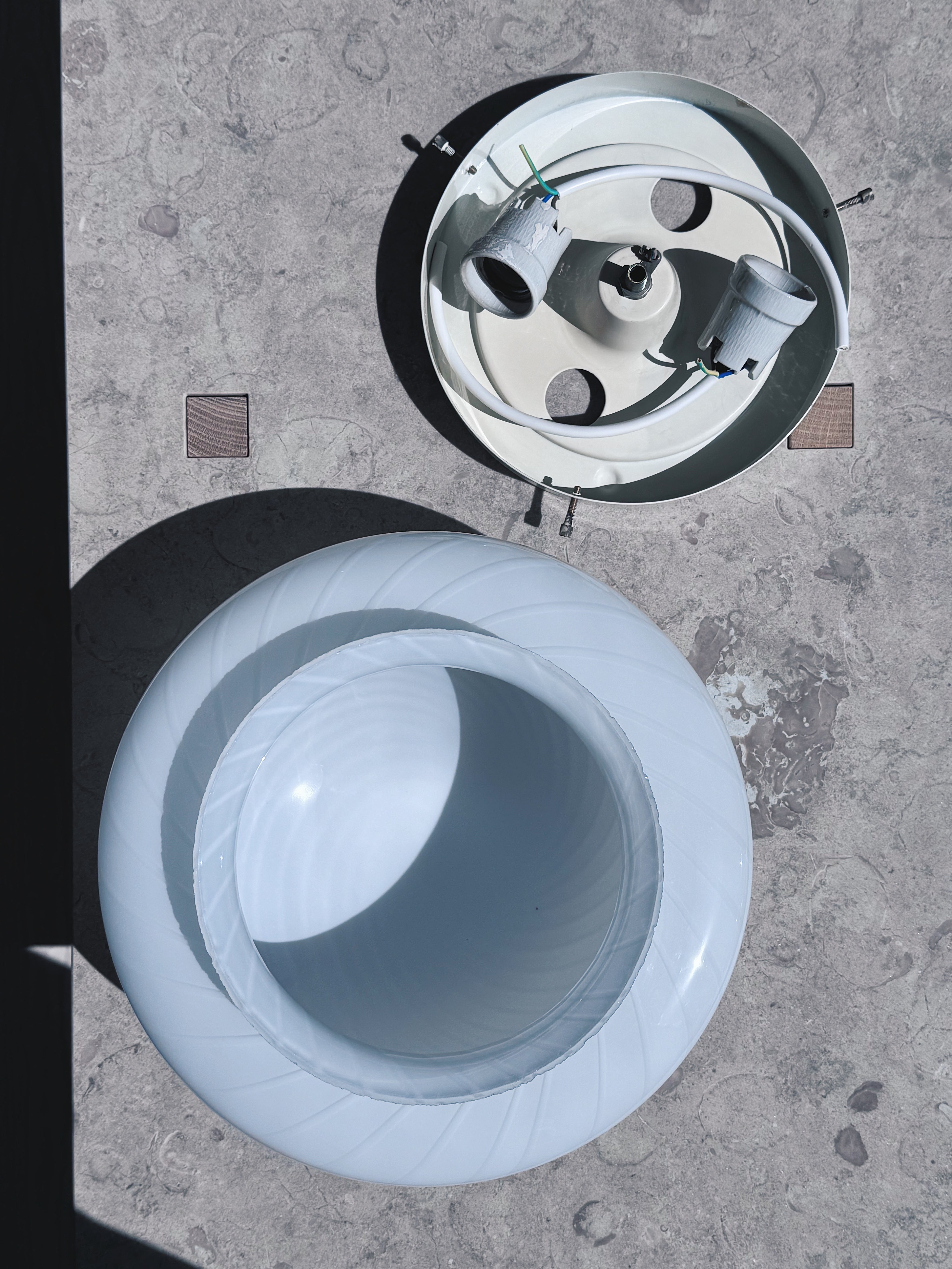 Indvendig glasskærm og monteringsbeslag på Murano plafondlampe, Ø28 cm