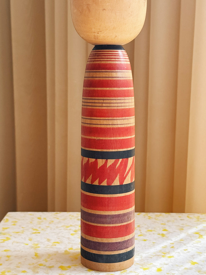 Vintage Kokeshi Dukke Nr. 204 fra Japan – Håndlavet | H31 cm Studio Hafnia