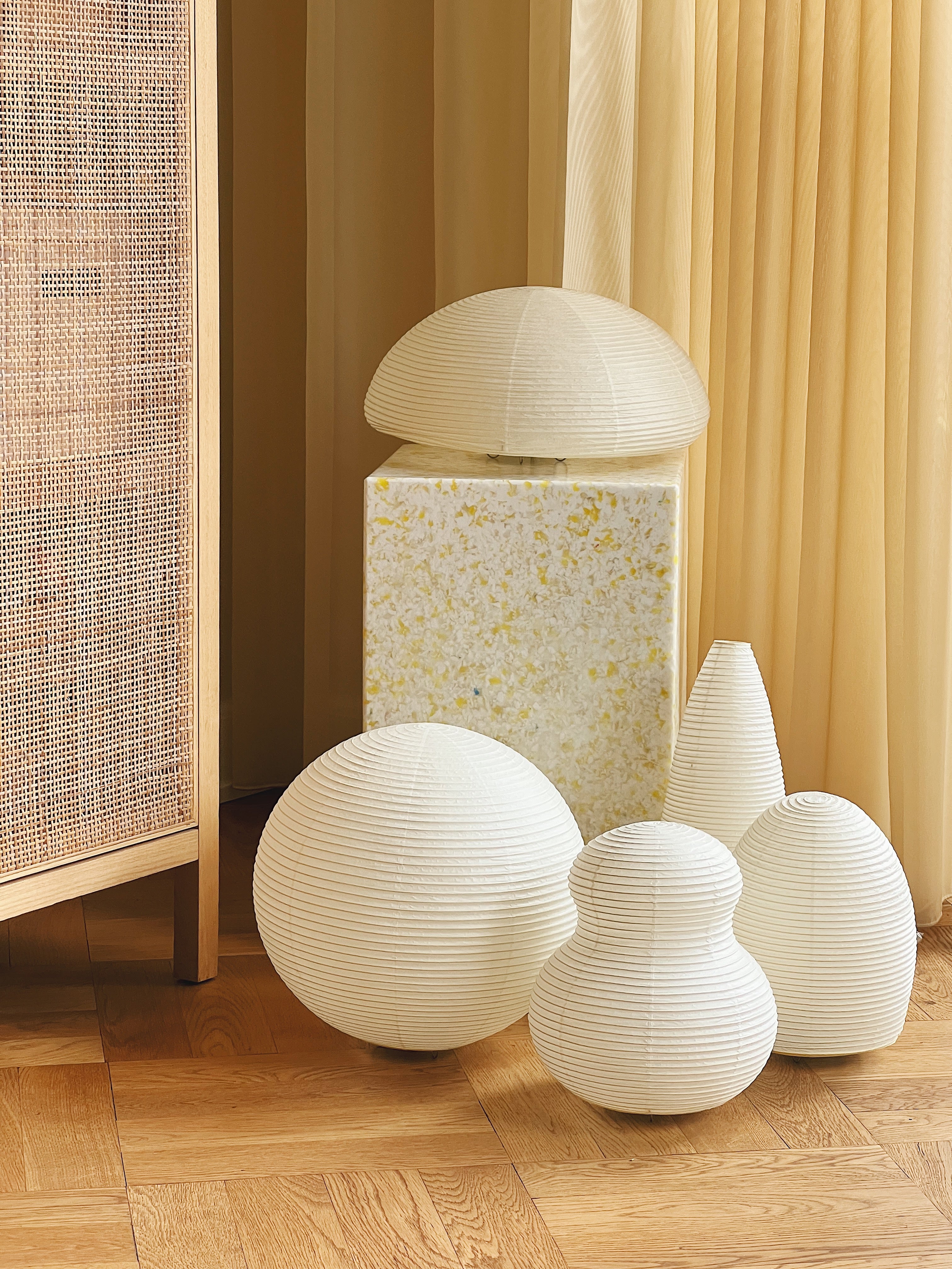 Japansk papirlampe fra Asano i washi og bambus