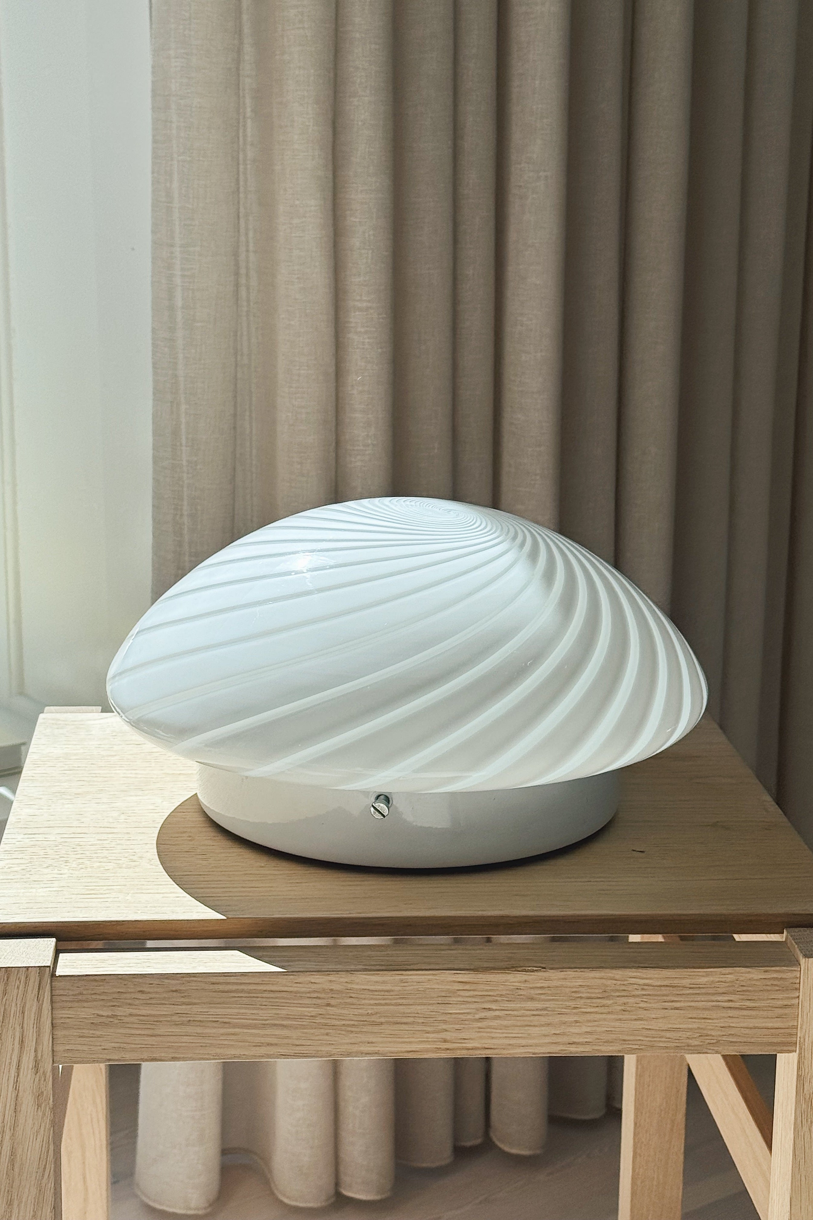 Vintage Murano plafond lamp in white opal glass with swirl pattern, Ø29 cm