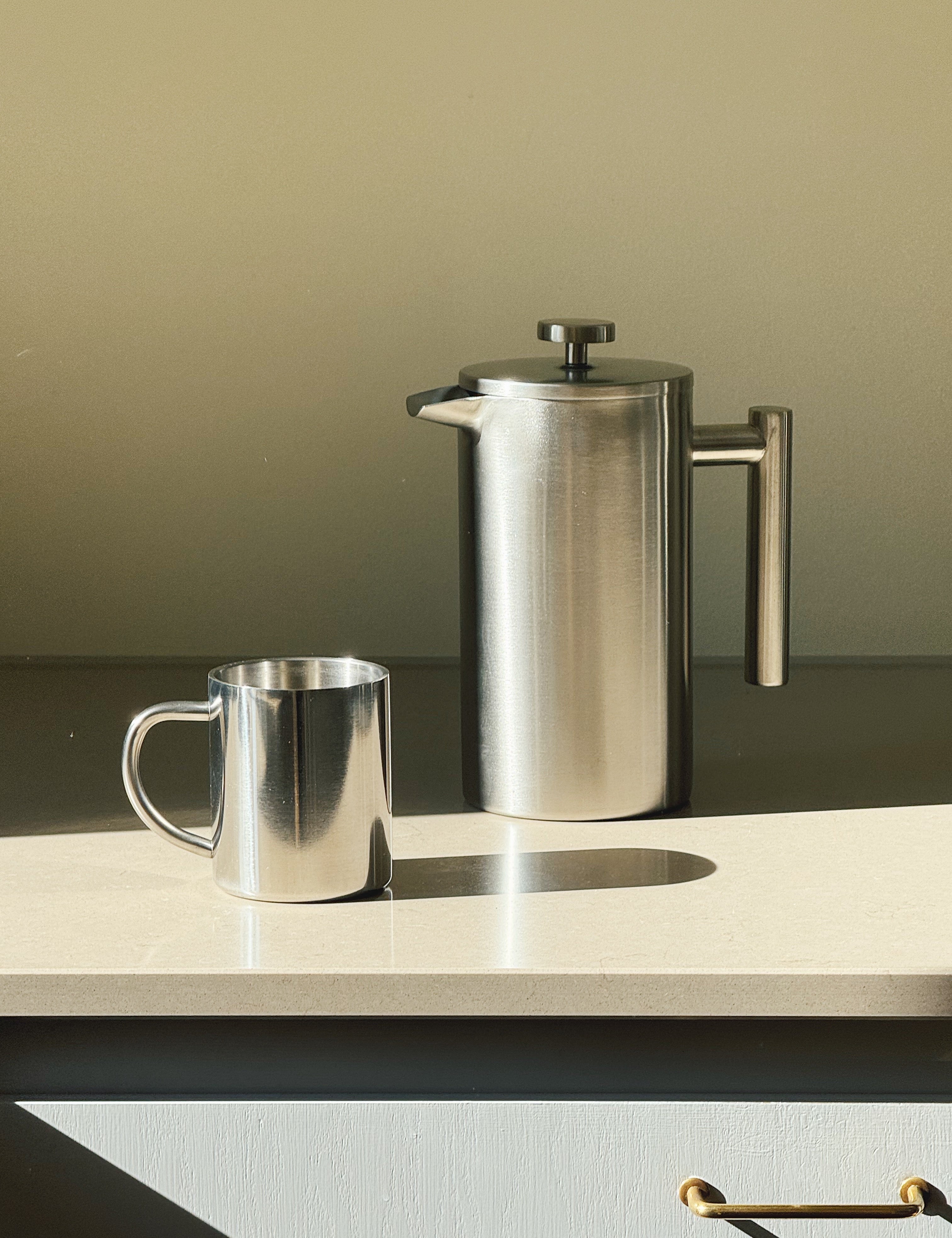 Stempelkande i Mat Stål | 1000 ml Studio Hafnia