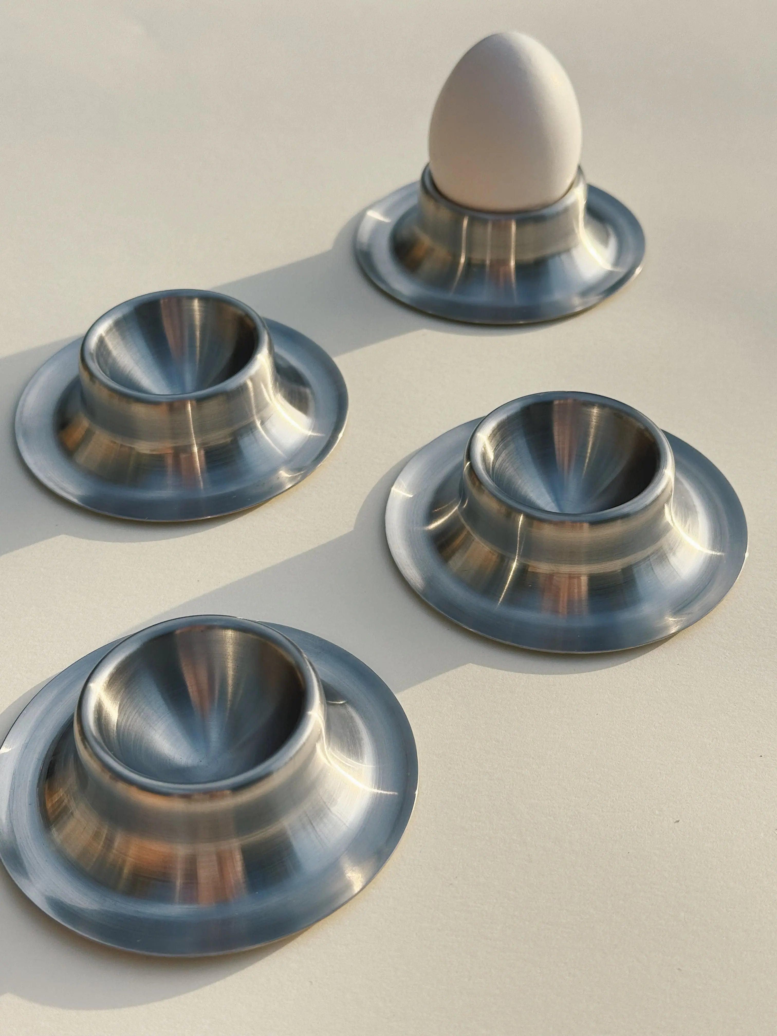 Æggebæger i Rustfrit Stål – 1 stk. Studio Hafnia