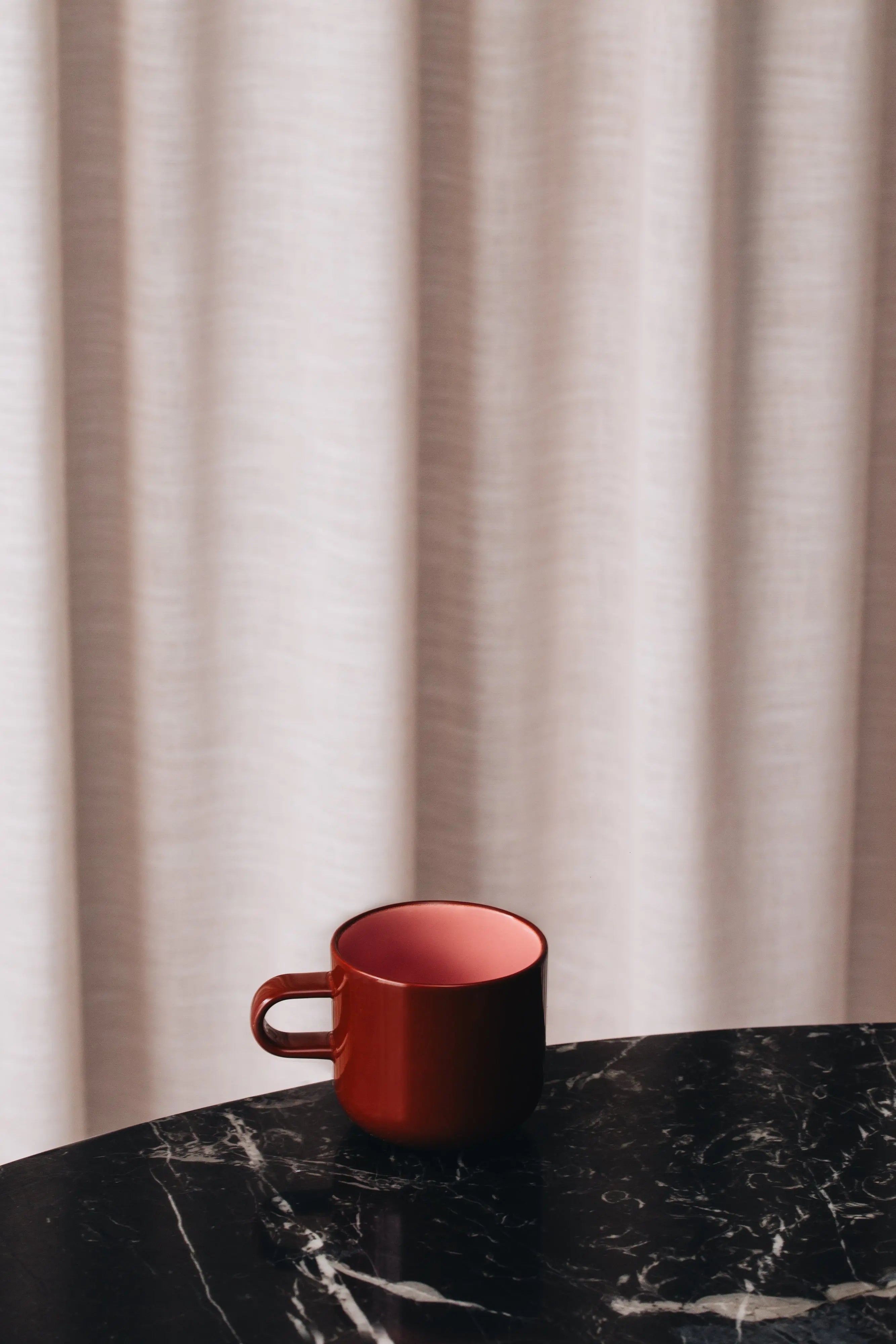 Acme x Karen Walker Bobby Krus | Chokolade Brun + Lys Pink, 300 ml Studio Hafnia