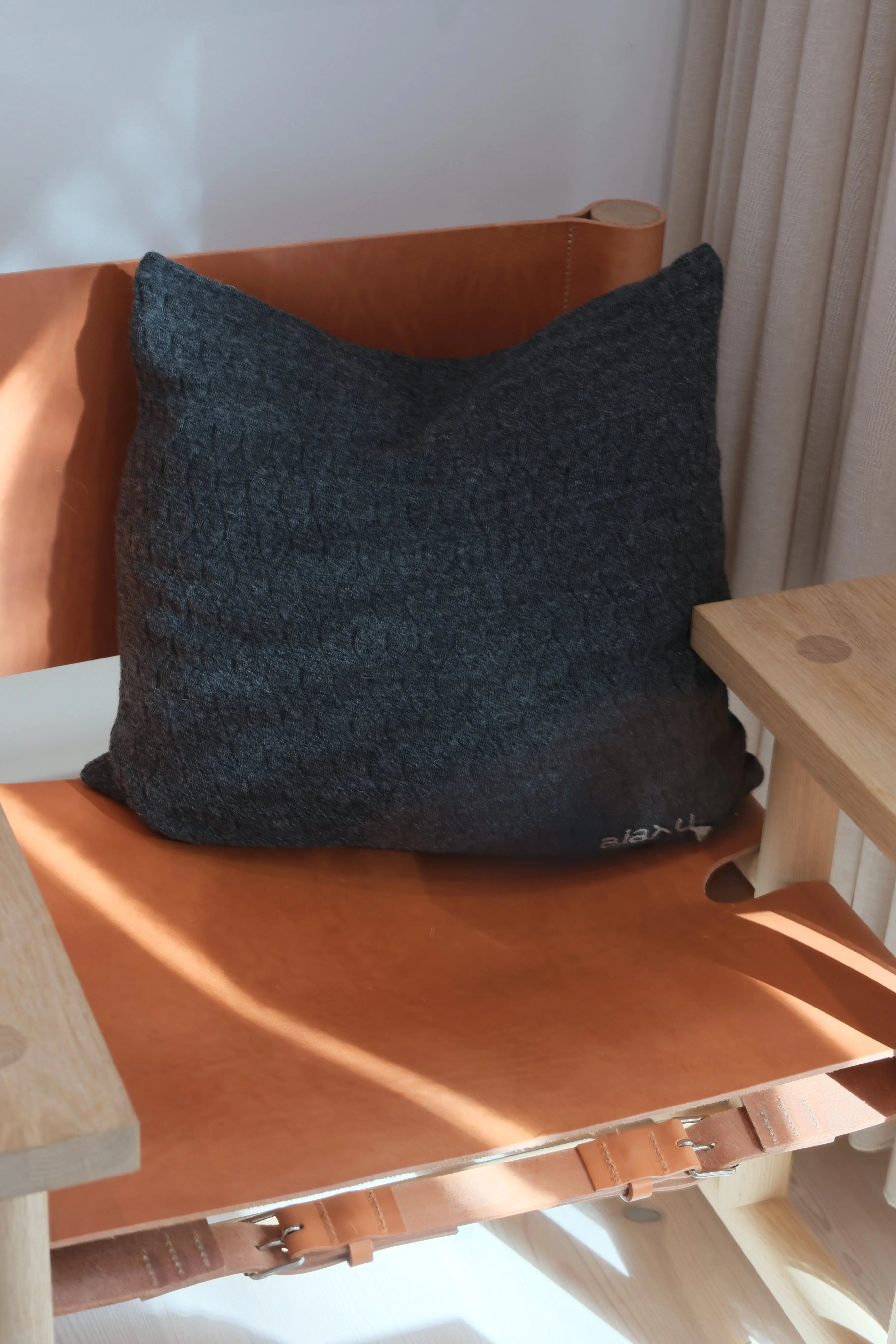 Aiayu - Raul Classic pude 50x50 cm - Stormy - Lama Wool