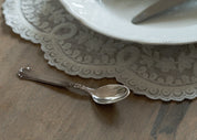 Anne-Mi Heims Embroidery Placemat – Broderet Dækkeserviet i Hør 35×45 cm Anne-Mi
