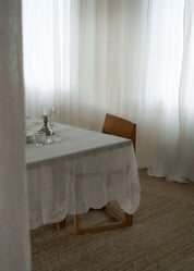 Anne-mi Heims Embroidery Tablecloth – Broderet Dug i Hør Anne-Mi