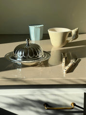 Antik-inspireret Smørskål med låg i sølvbelagt stål Studio Hafnia