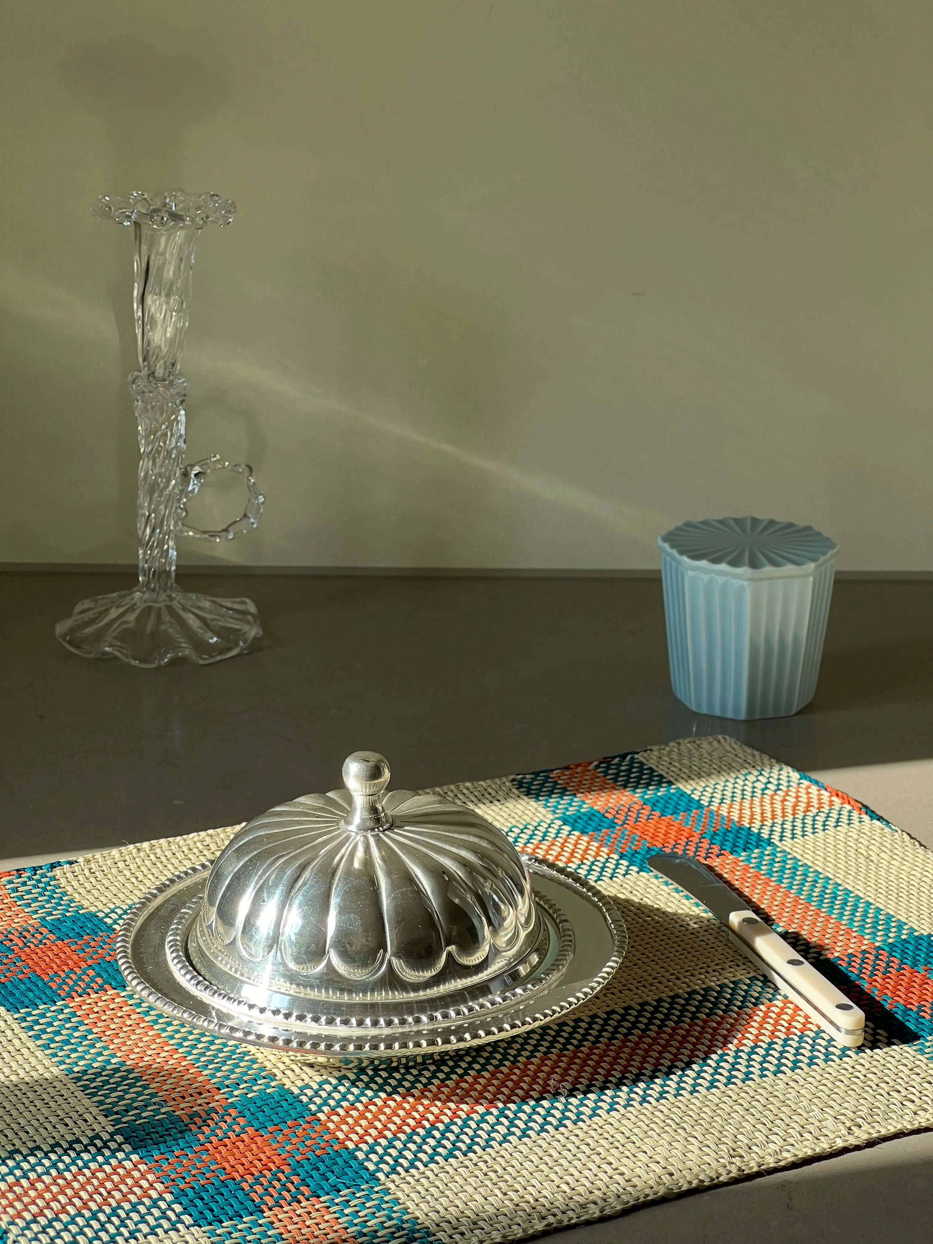 Antik-inspireret Smørskål med låg i sølvbelagt stål Studio Hafnia