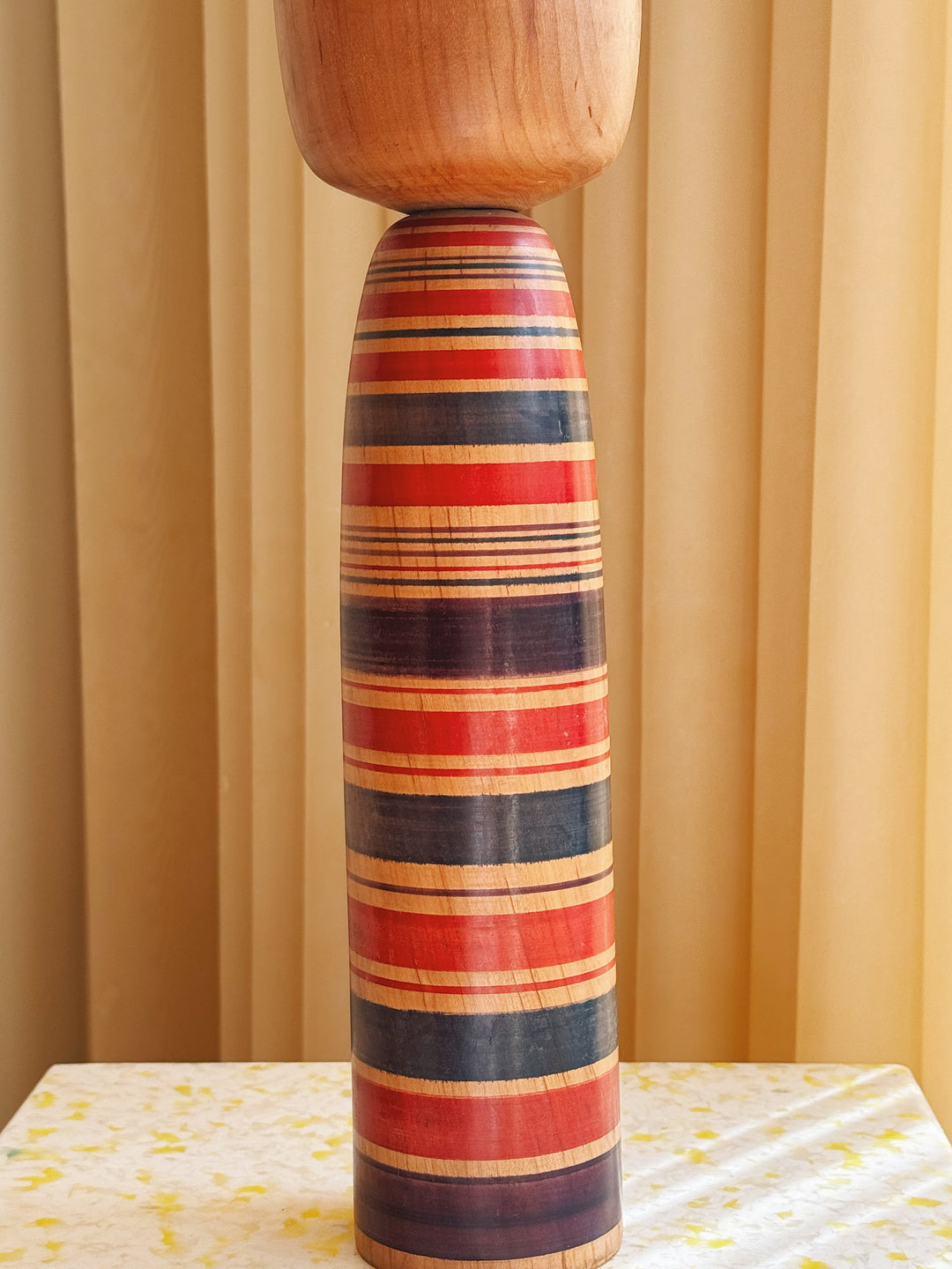Vintage Kokeshi Dukke Nr. 203 fra Japan – Håndlavet | H38 cm Studio Hafnia