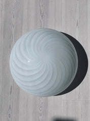 Detalje af hvidt swirl-glas på Murano loftslampe, Ø36 cm