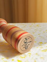 Vintage Kokeshi Dukke Nr. 210 fra Japan – Håndlavet | H33 cm Studio Hafnia