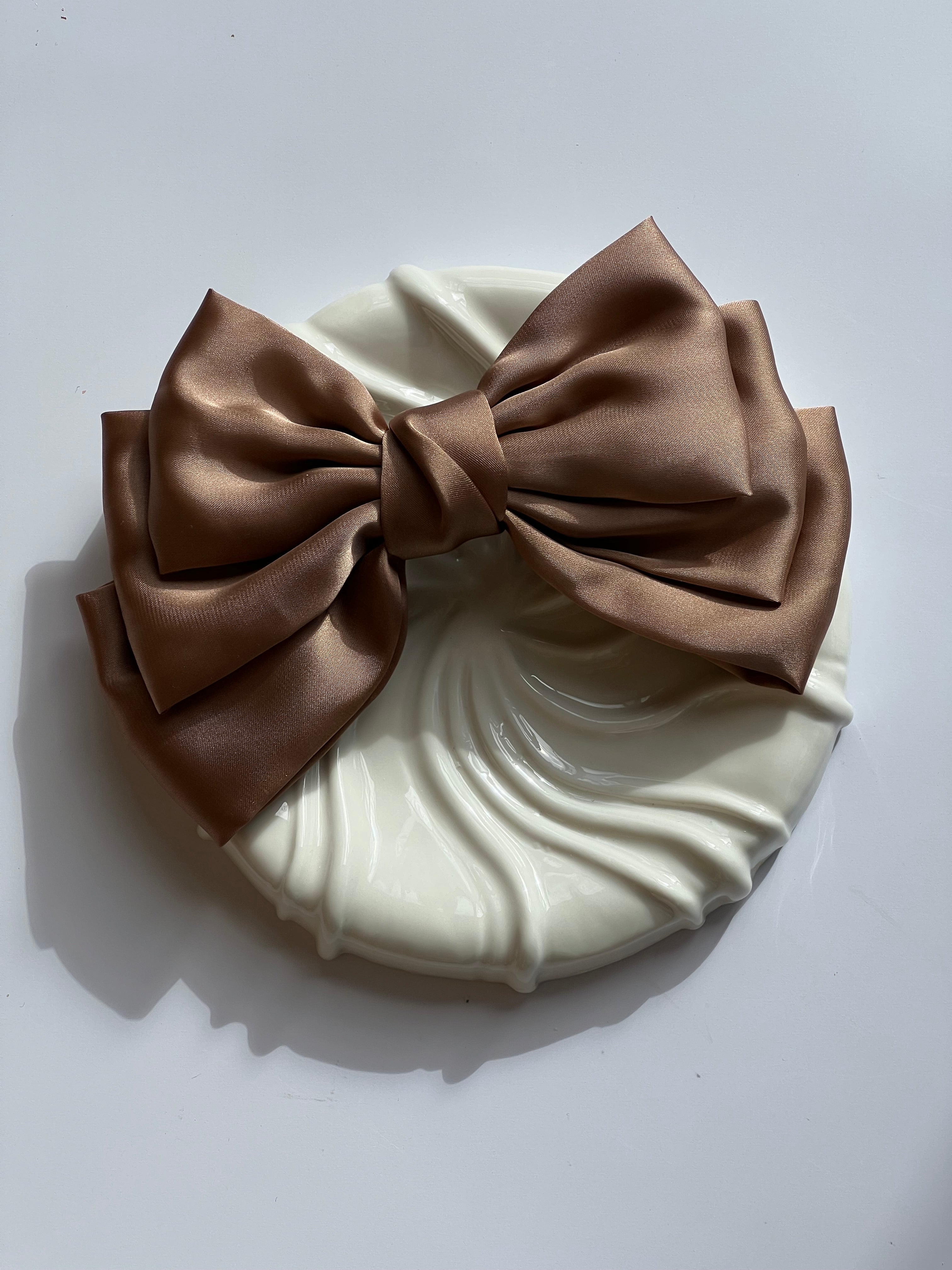 Sløjfe Hårklemme i Satin 16 cm | 4 forskellige farver STUDIO HAFNIA