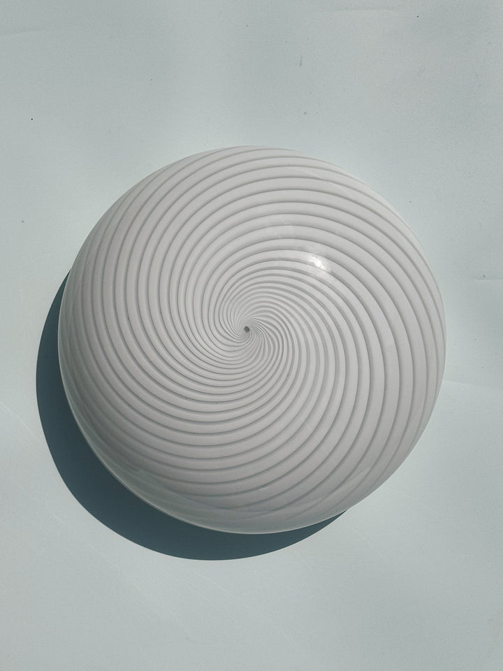 Vintage Murano Plafondlampe i Hvidt Swirl Glas | Loft-/Væglampe Ø30 cm Studio Hafnia