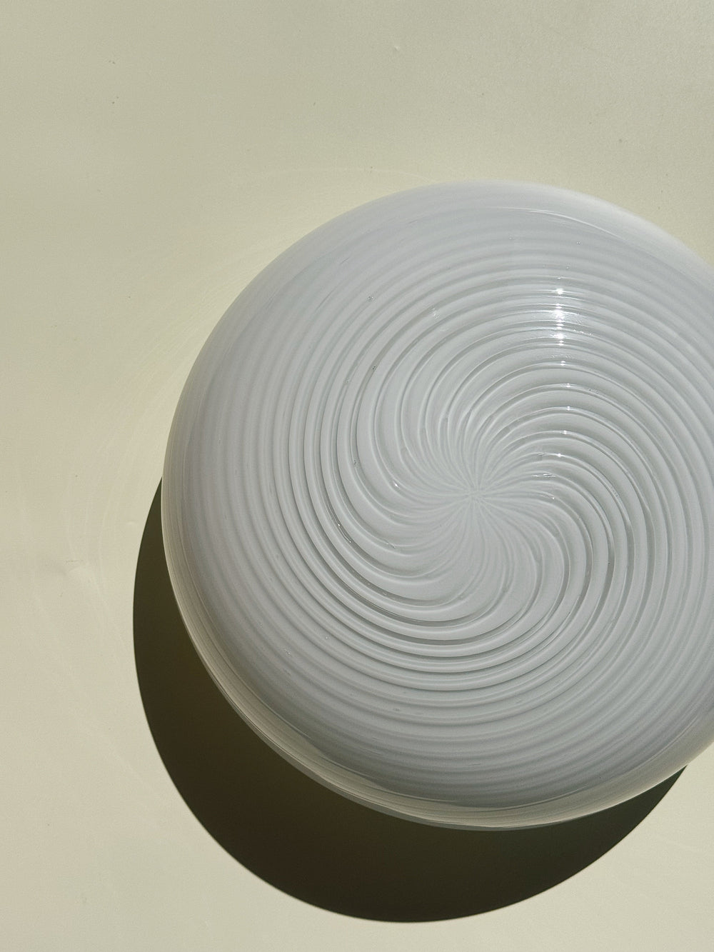 Vintage Murano Plafondlampe i Hvidt Swirl Glas | Loft-/Væglampe Ø29 cm Studio Hafnia