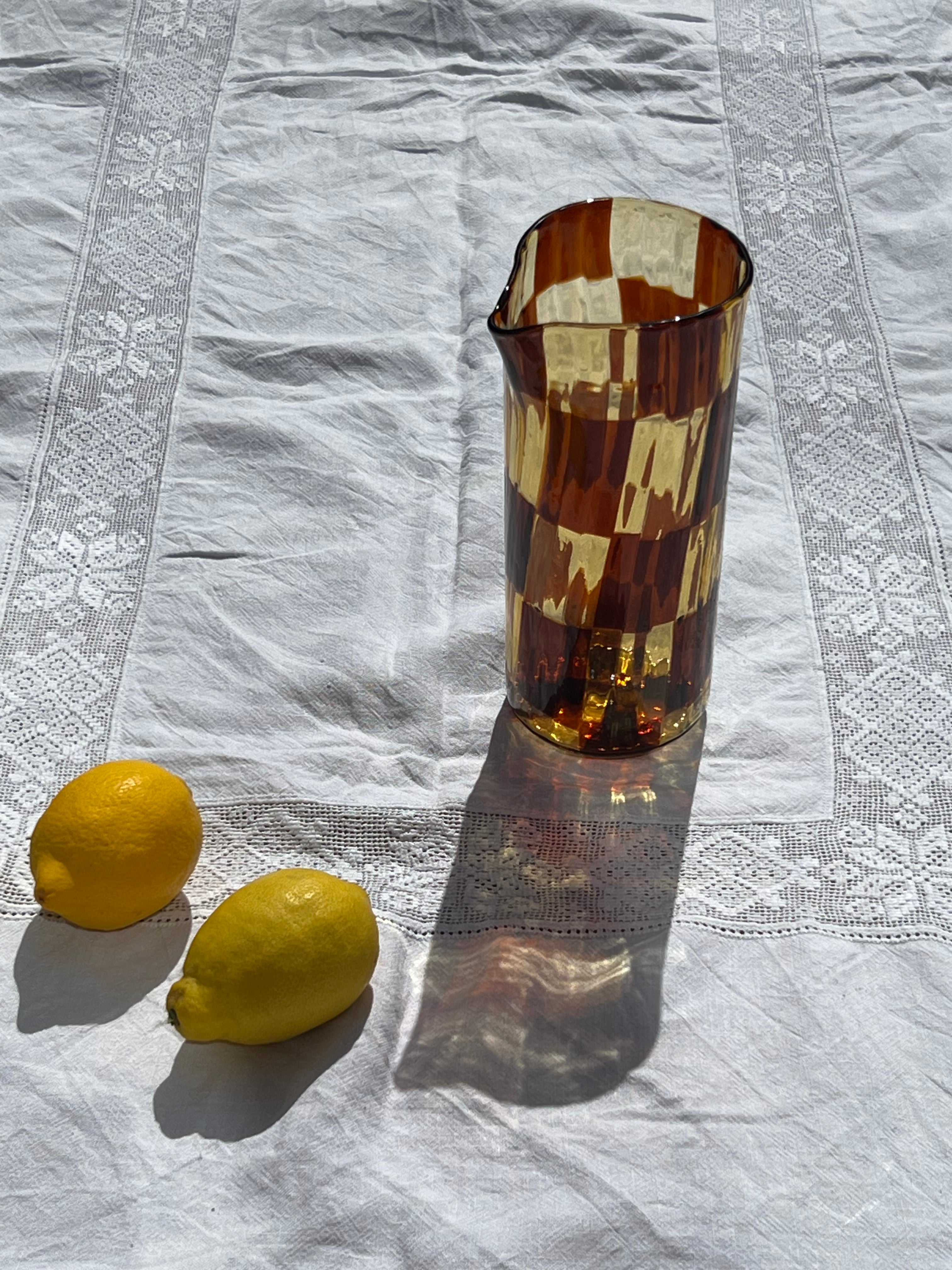 Håndblæst Murano Karaffel i Glas med Skaktern i Lysebrun/karamel og Mørkebrun STUDIO HAFNIA