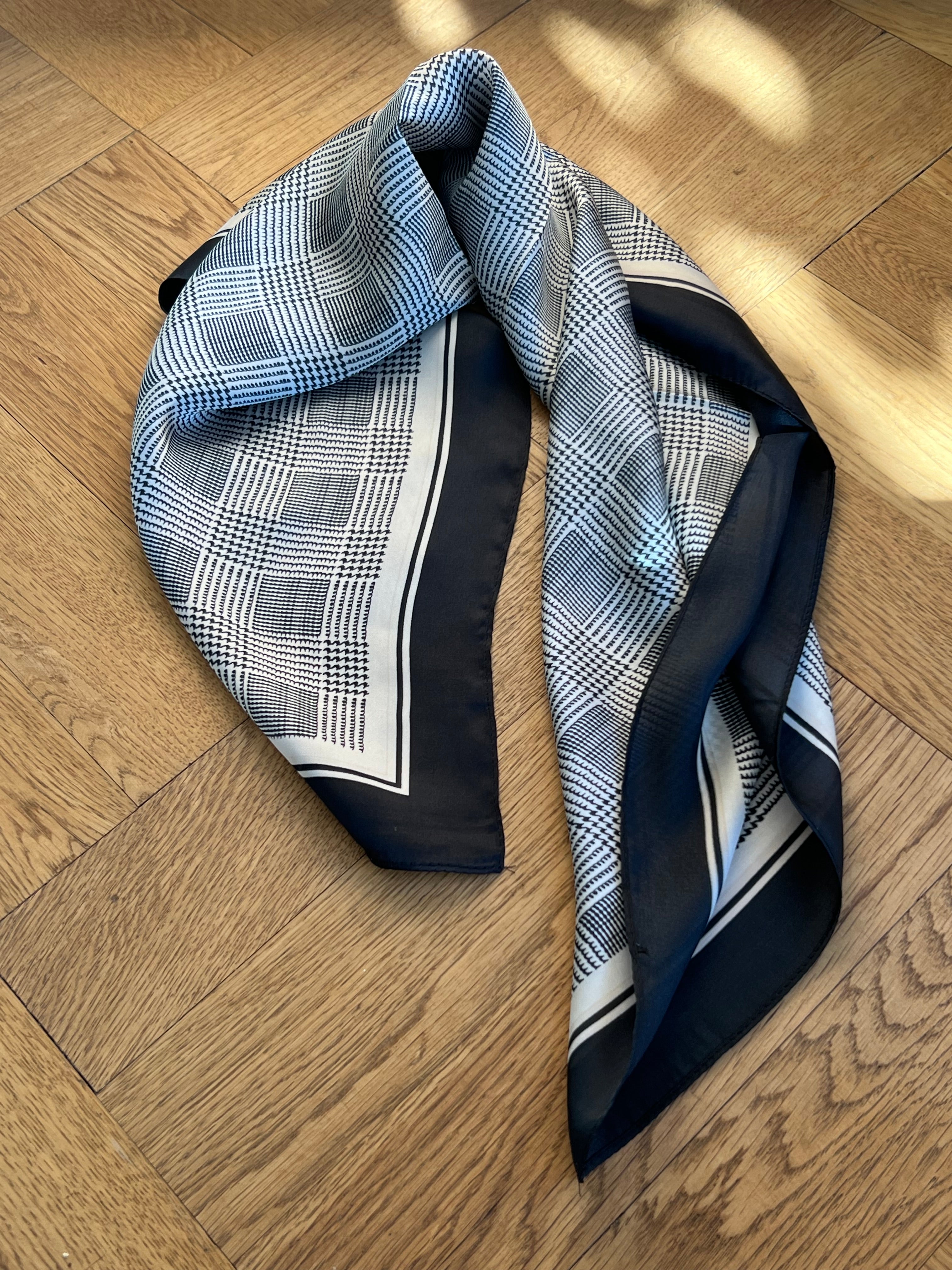 Hvid | 70 x 70 cm Studio Hafnia