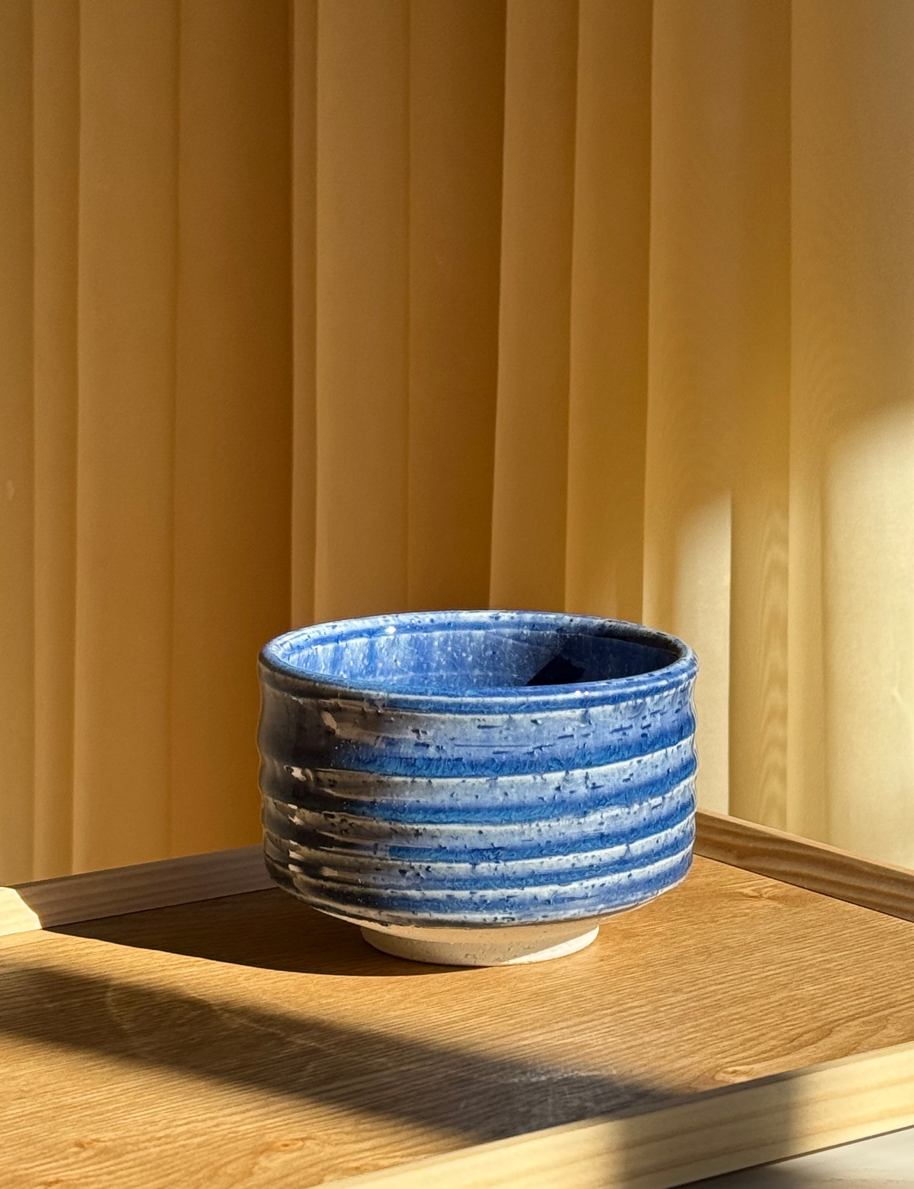 Mørkeblå Matcha Skål – Håndlavet Japansk Chawan  STUDIO HAFNIA