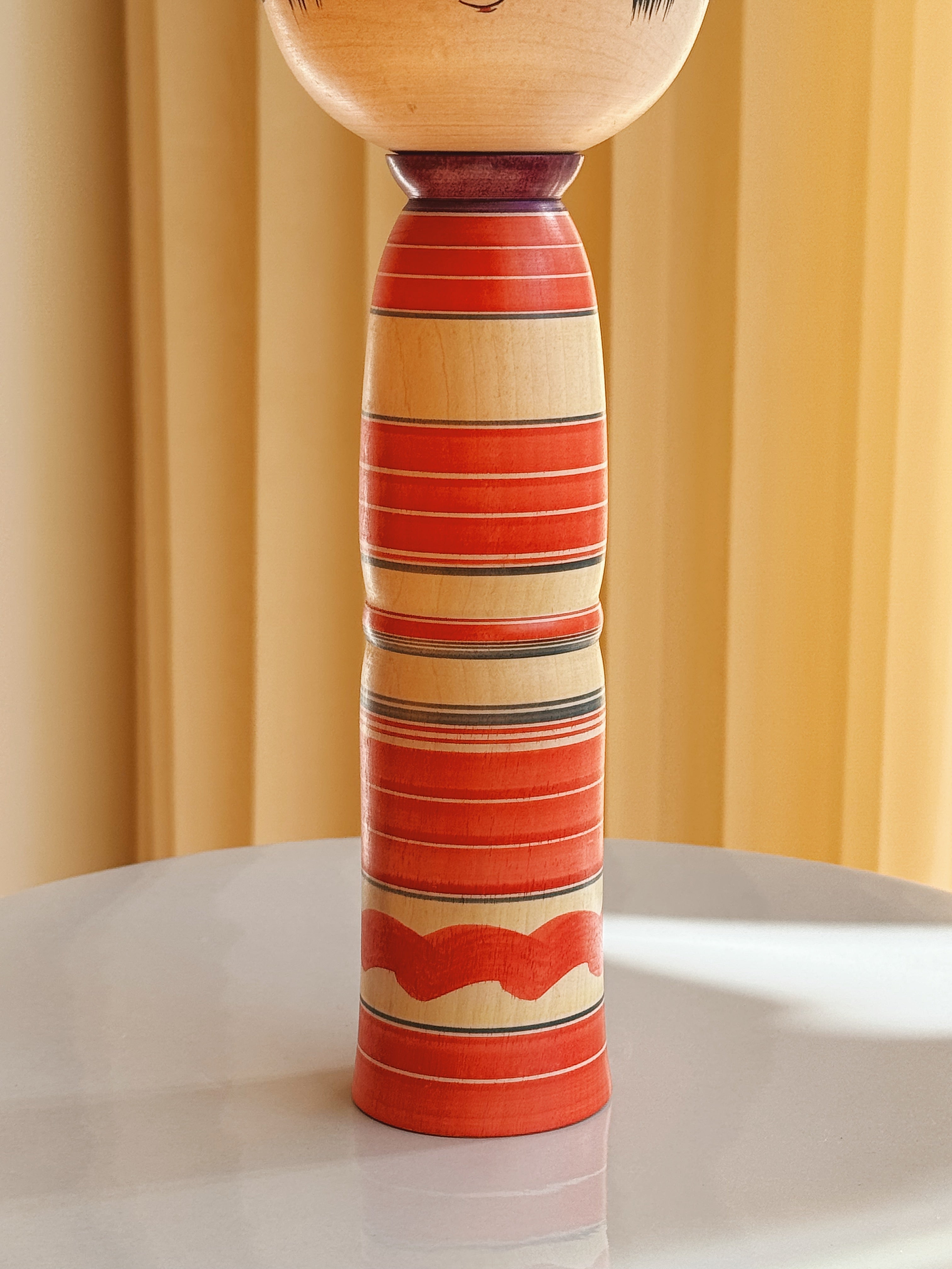 Vintage Kokeshi Dukke Nr. 225 fra Japan – Håndlavet | H 32,5 cm Studio Hafnia