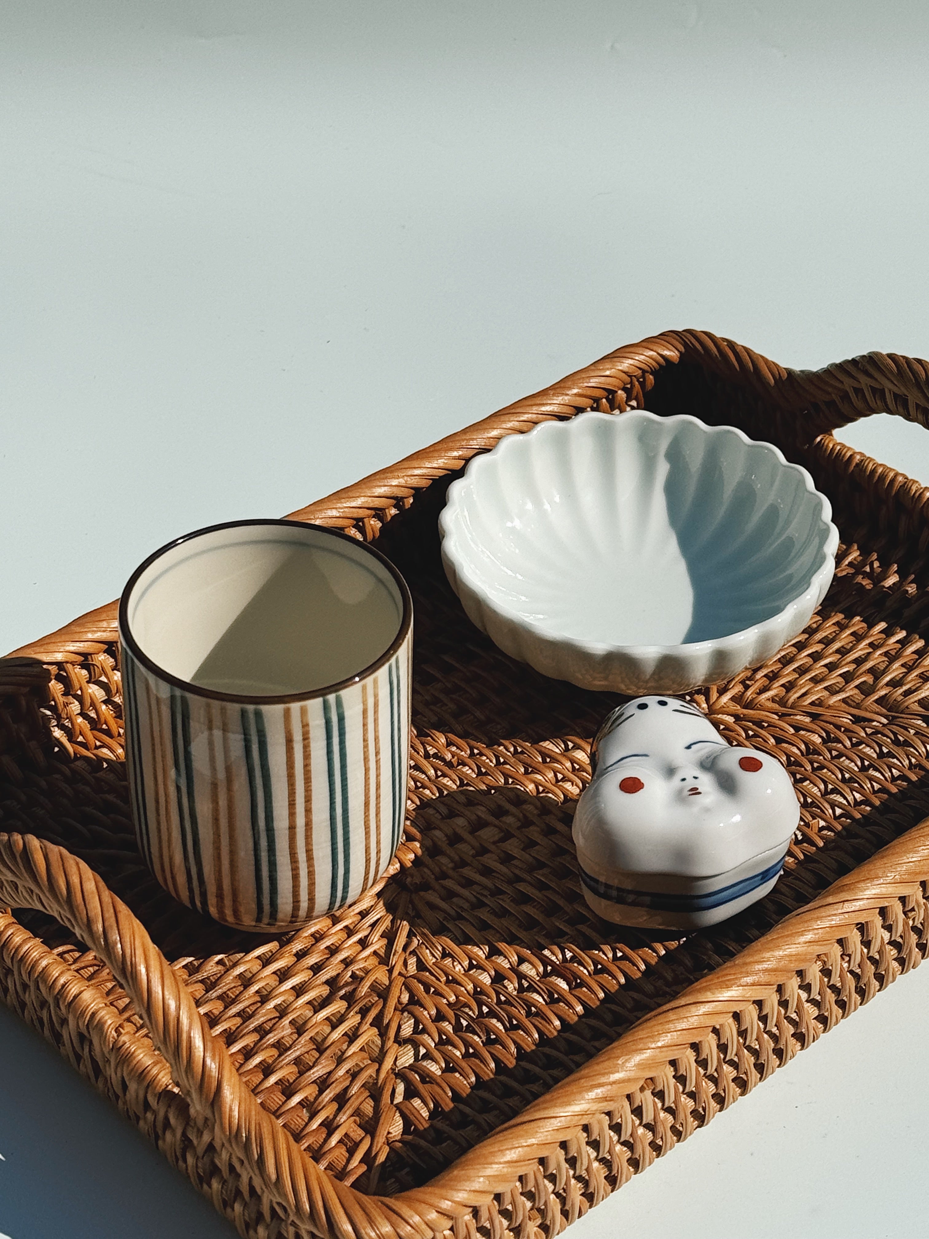 Japansk blomsterformet skål i lyseblå Studio Hafnia