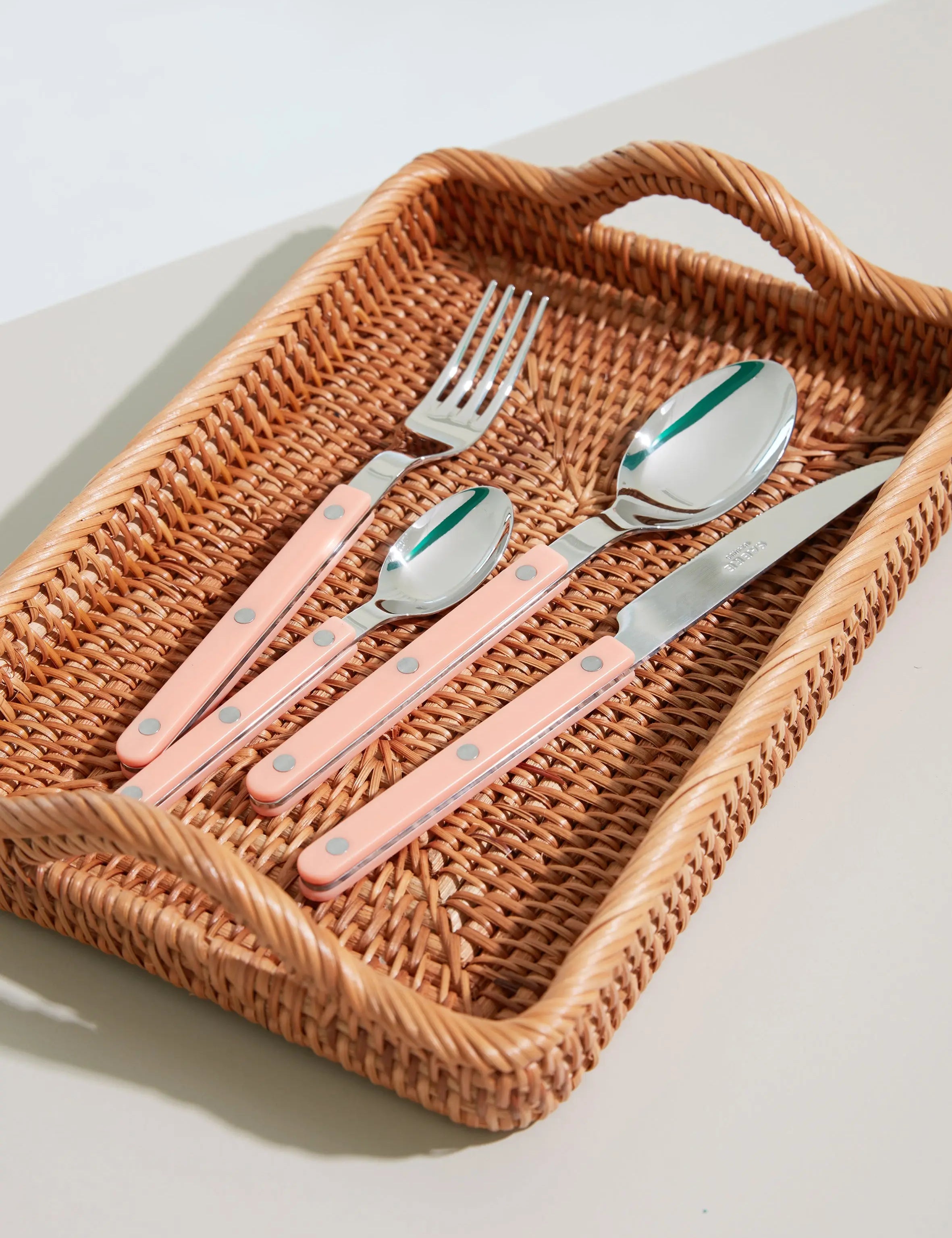 Bistrot Solid Bestiksæt 4 dele | Nude Pink (ferskenfarvet) Sabre Paris
