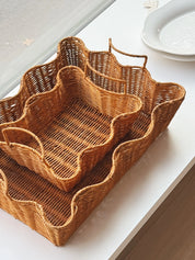 Bølget Bakke i Håndflettet Rattan – 3 Størrelser Studio Hafnia