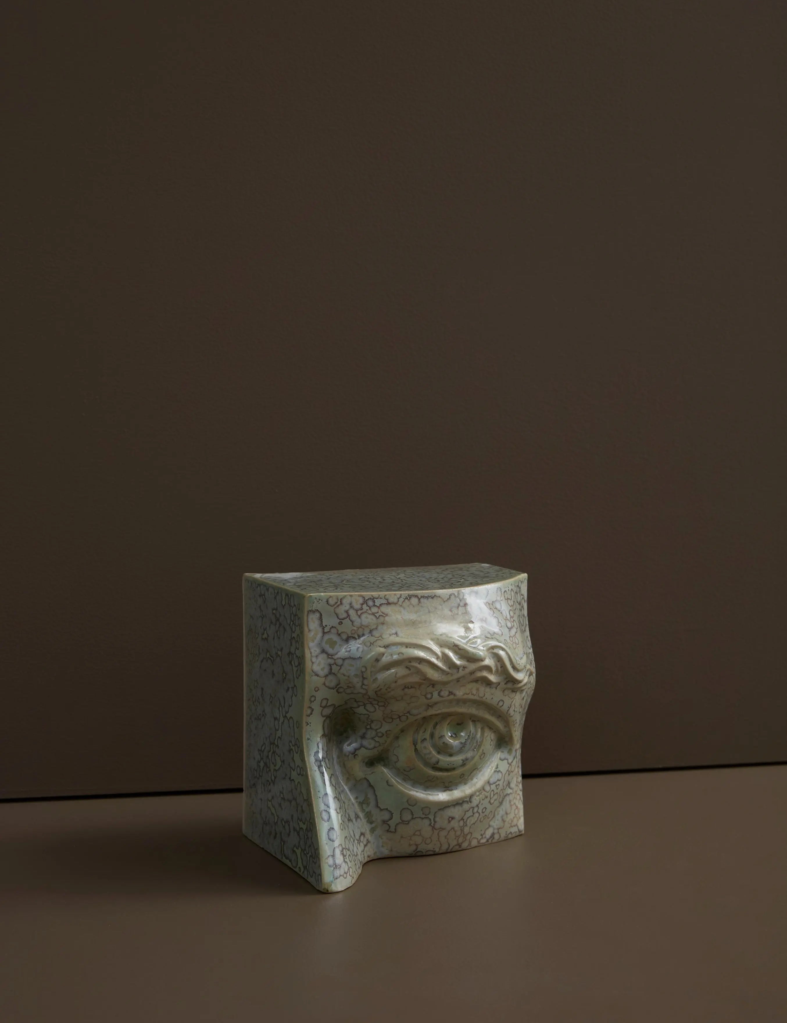 Bookend Eye (Left): Venstre bogstøtte øje i CrystalGreen stentøj Laoru Laoru